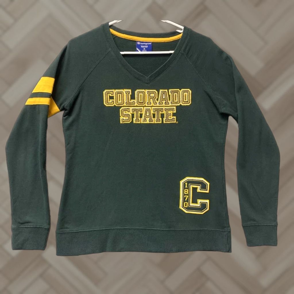 Champion Champion Long Sleeve V-Neck Sweater M Green Women’s /114-10 Size M / US 6-8 / IT 42-44 - 1 Thumbnail