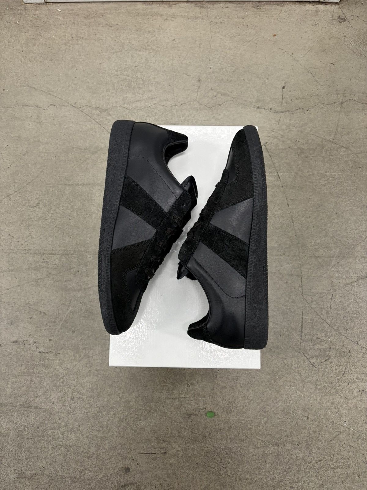 Maison Margiela Maison Margiela Replica Gats Size US 8 / EU 41 - 1 Thumbnail