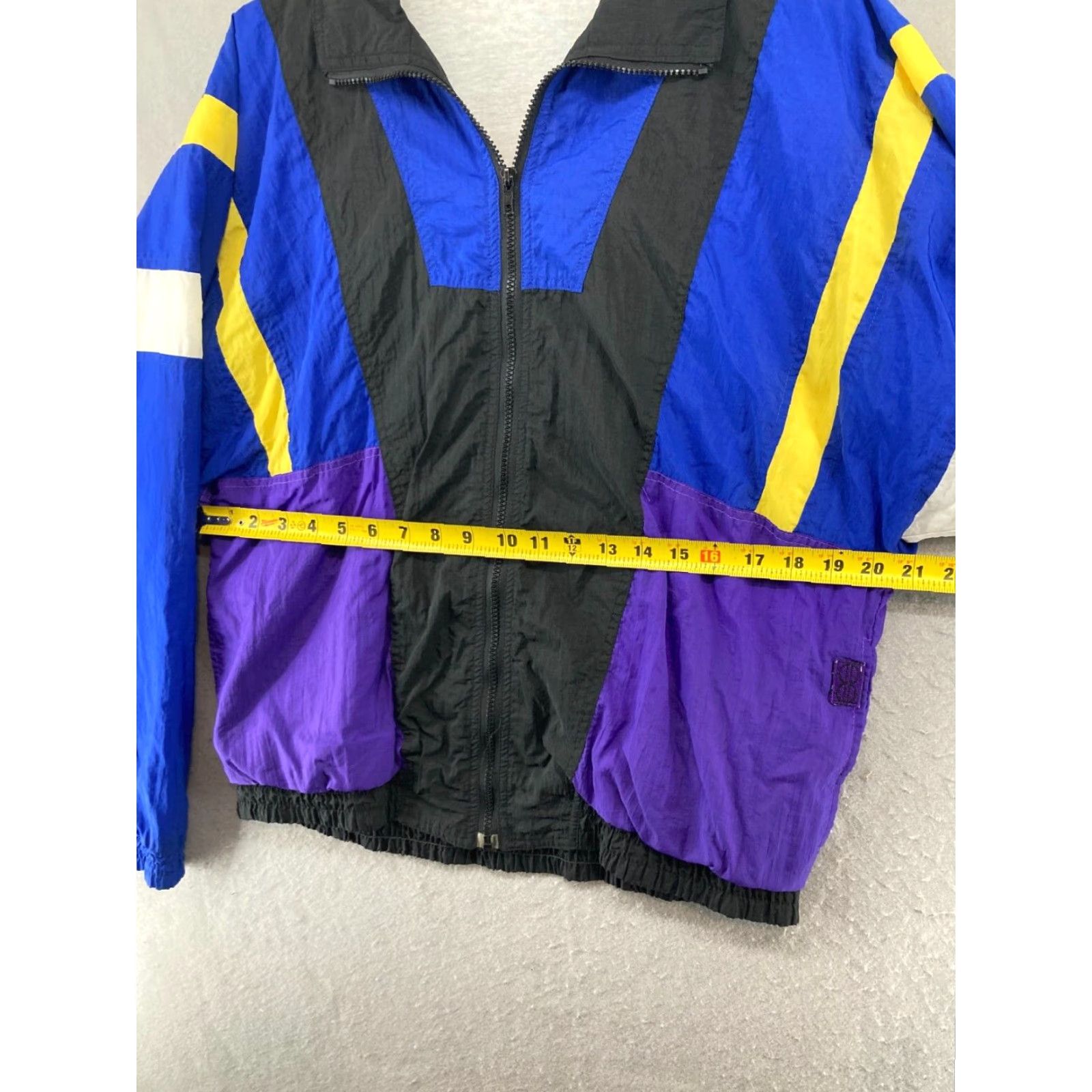 Bill Blass VINTAGE Bill Blass Jacket Mens M Windbreaker 90s Purple Geometric Nylon Zip Mid-Length 80s 90s Mens Size US M / EU 48-50 / 2 - 2 Thumbnail
