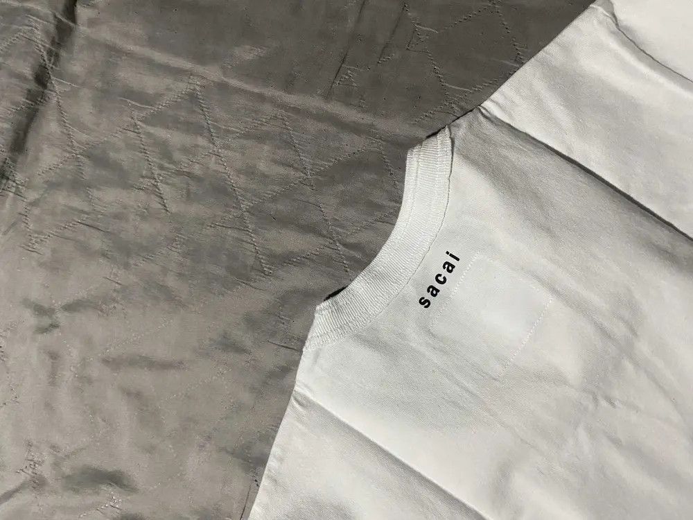 Kaws × Sacai KAWS x Sacai Flock Print T-shirt Size S / US 4 / IT 40 - 7 Thumbnail