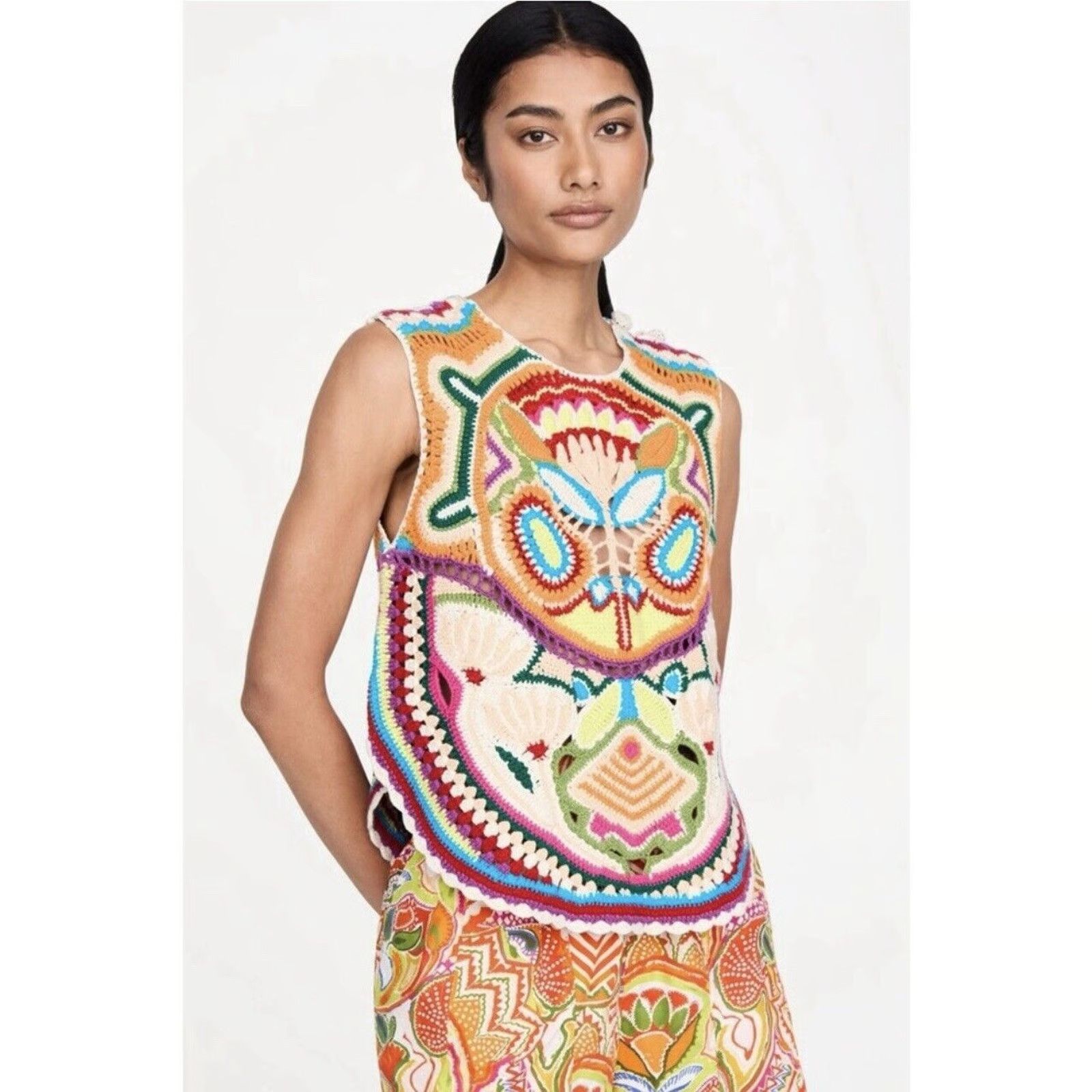 Marie Oliver Crochet top with an abstract floral pattern. Size M / US 6-8 / IT 42-44 - 1 Thumbnail