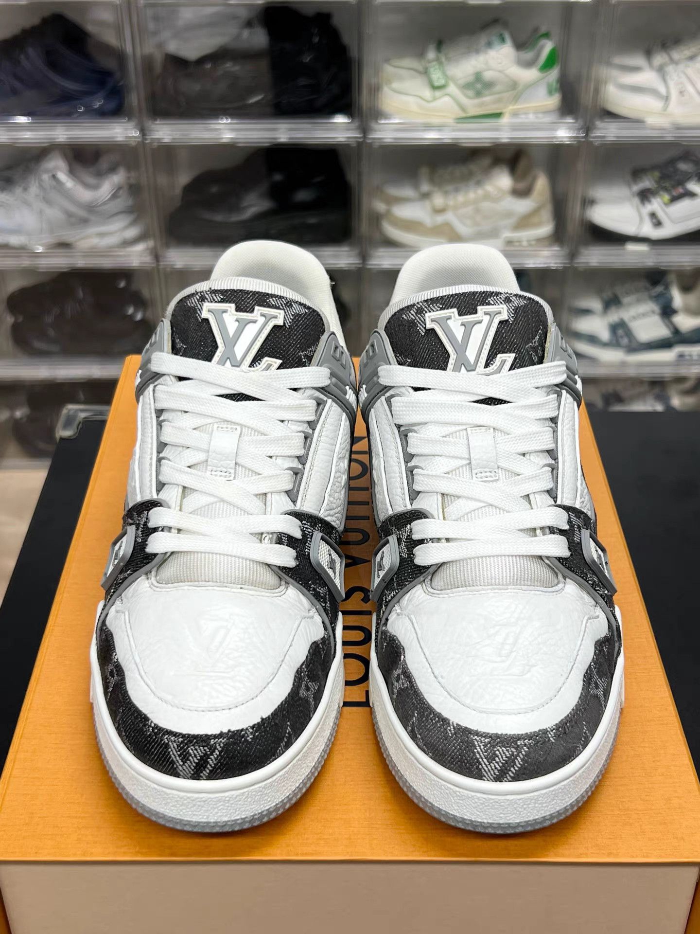 Louis Vuitton LV TRAINER Gray White Denim K15 Size US 7 / EU 40 - 2 Thumbnail