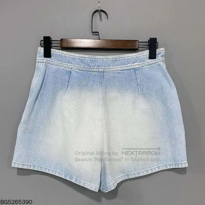 Chanel Chanel Light Blue Women's Shorts . Size 26" / US 2 / IT 38 - 3 Thumbnail