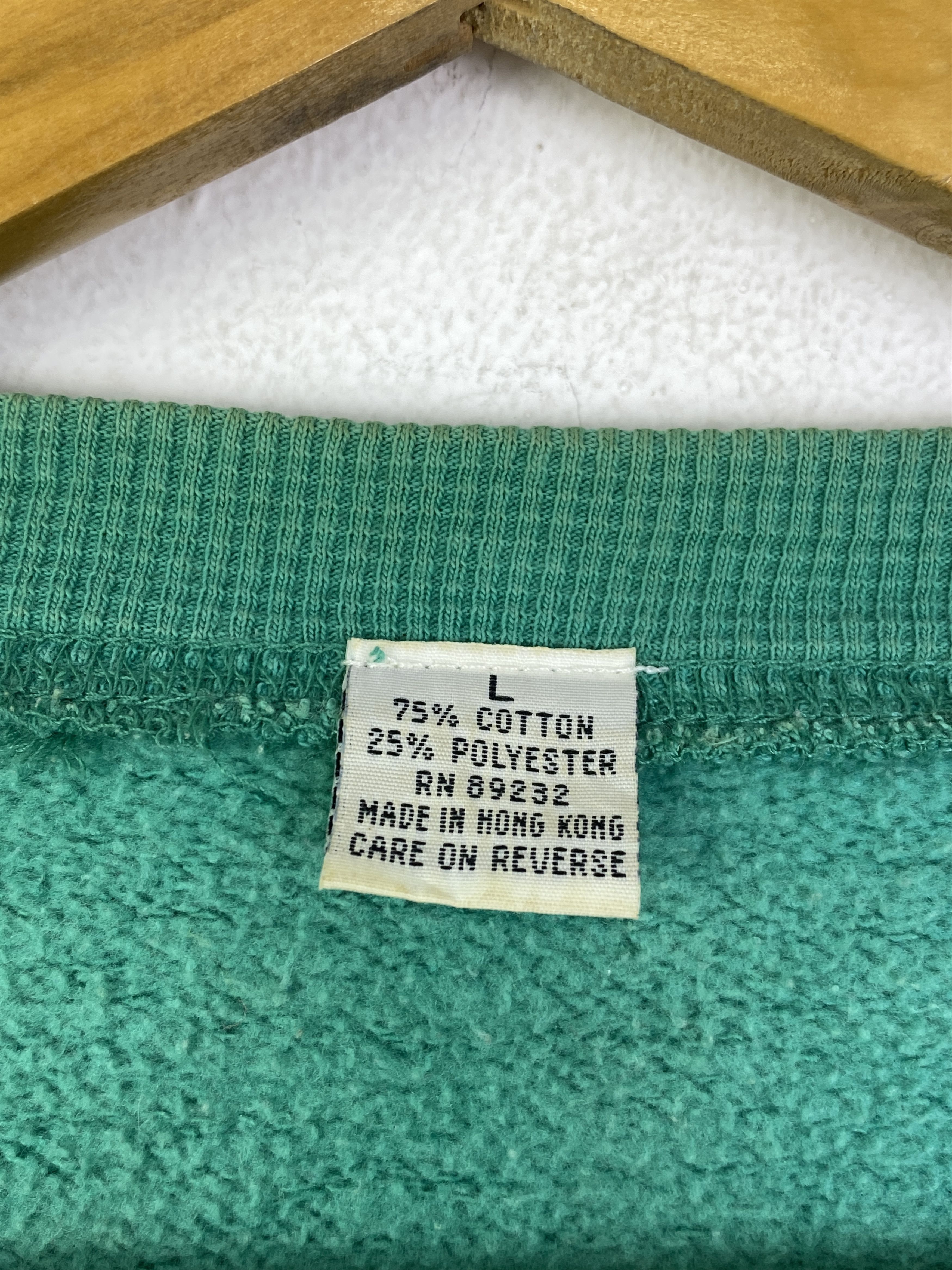 Vintage Vintage 90s Taiwan Spell Out Crewneck Sweatshirt SH0268 Size US L / EU 52-54 / 3 - 5 Thumbnail