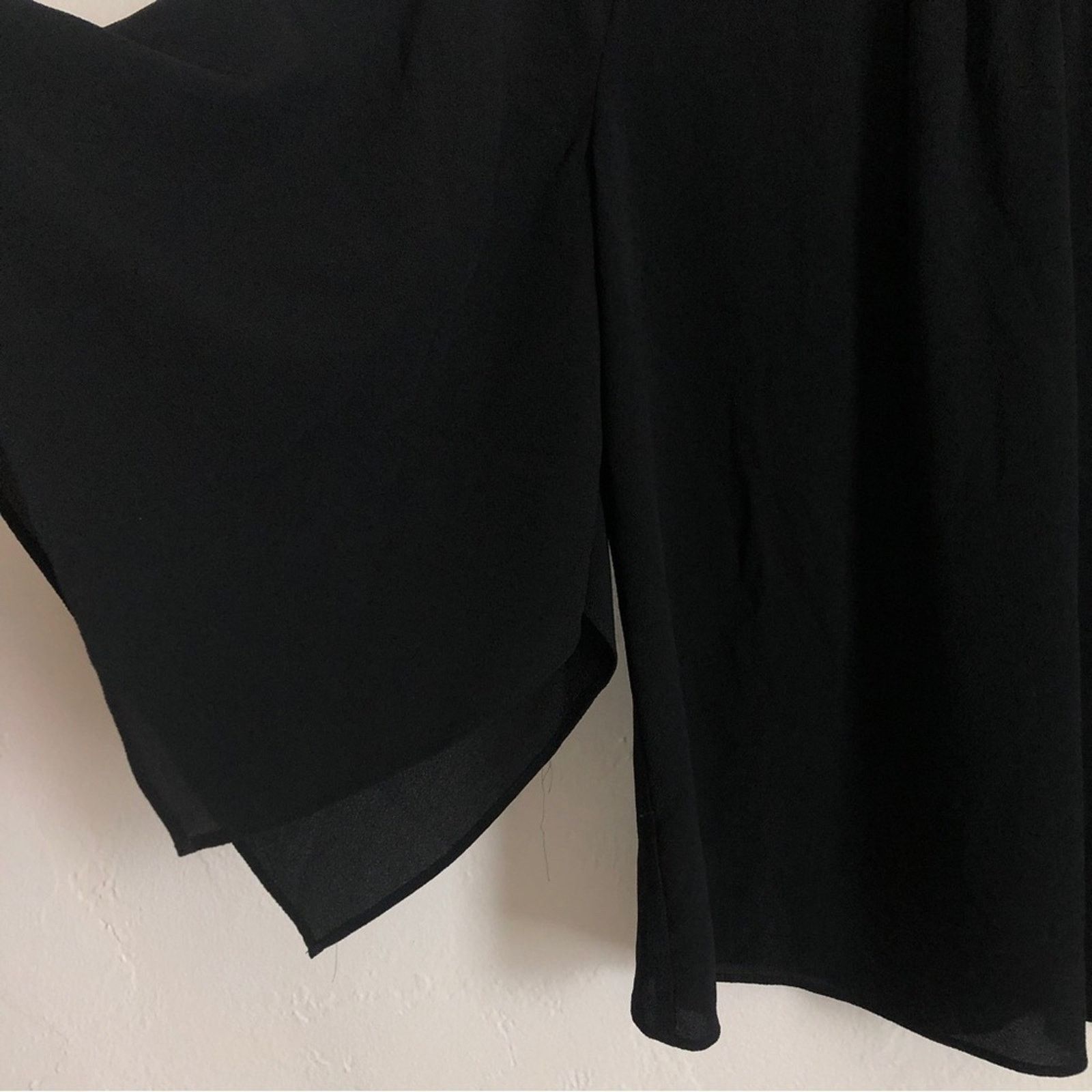Vince Camuto Vince Camuto Black Flutter Flounce Semi-Sheer Blouse Top Size S / US 4 / IT 40 - 2 Thumbnail