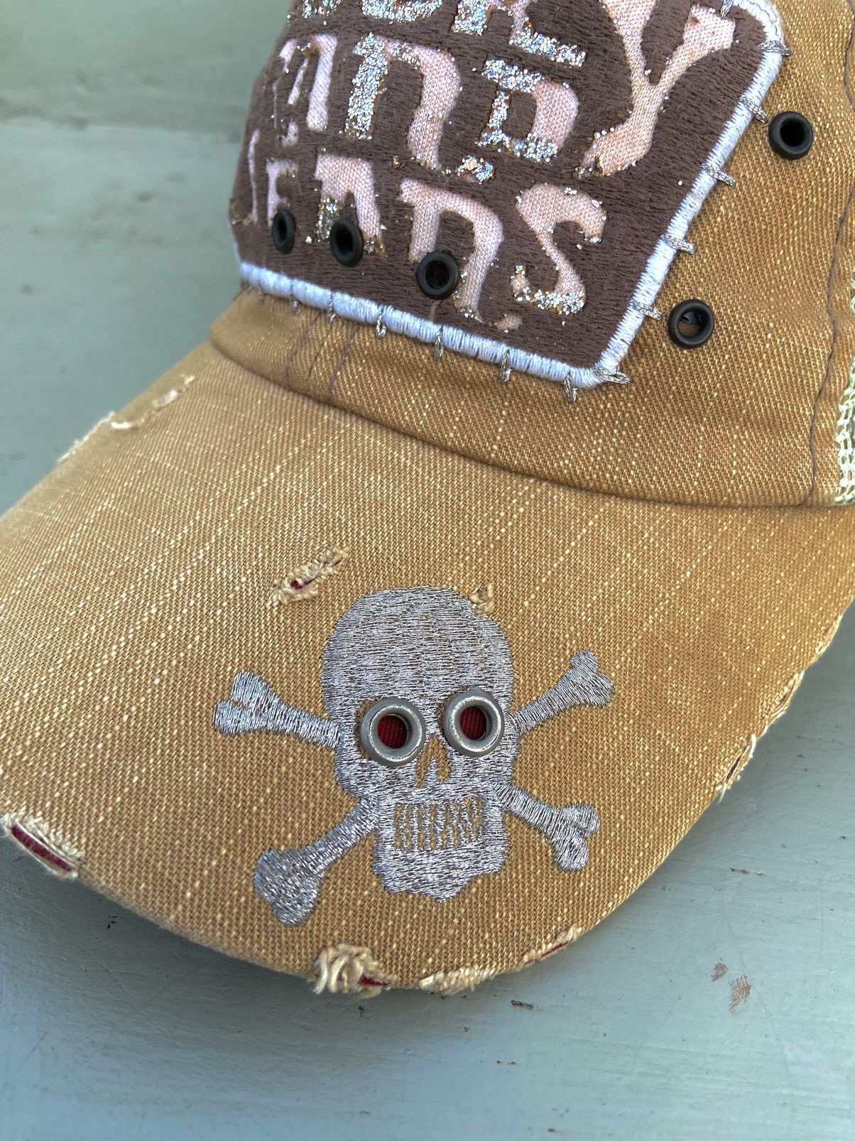 If Six Was Nine 2000s Rocky Jeans skull trucker hat Size ONE SIZE - 4 Thumbnail