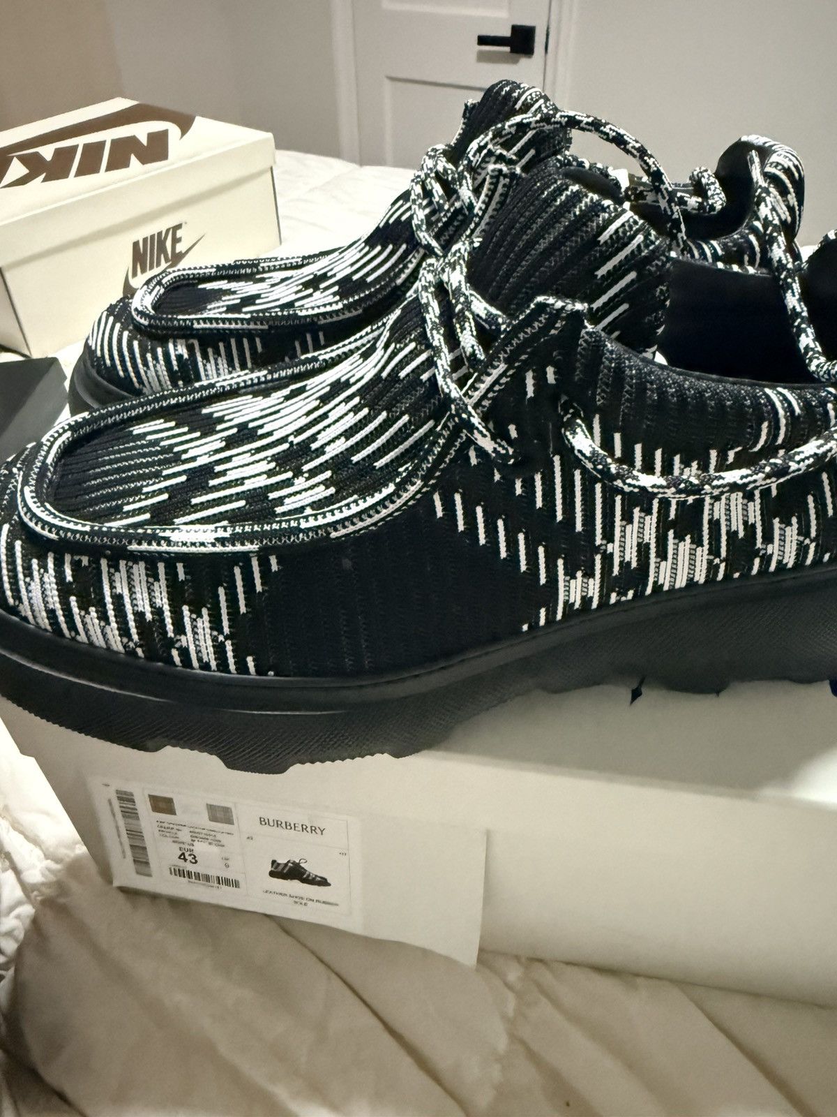 Burberry Men burberry buckw Size US 10 / EU 43 - 6 Thumbnail
