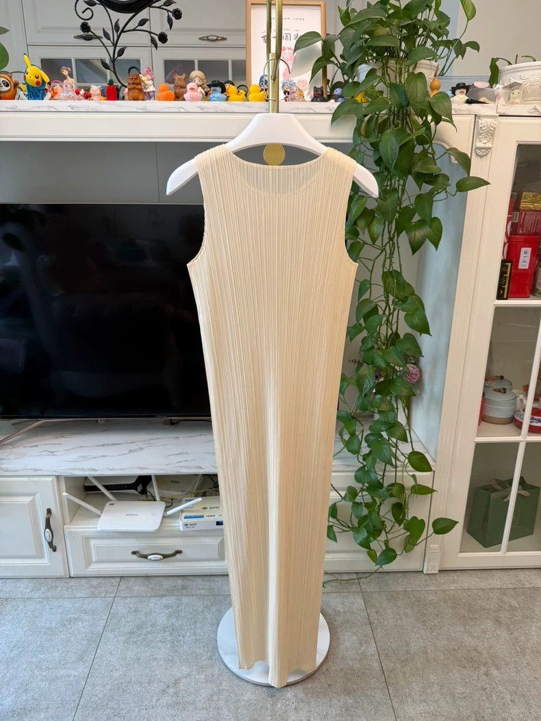 Issey Miyake Issey Miyake size:3 Beige pleated skirt Size XS / US 0-2 / IT 36-38 - 5 Thumbnail