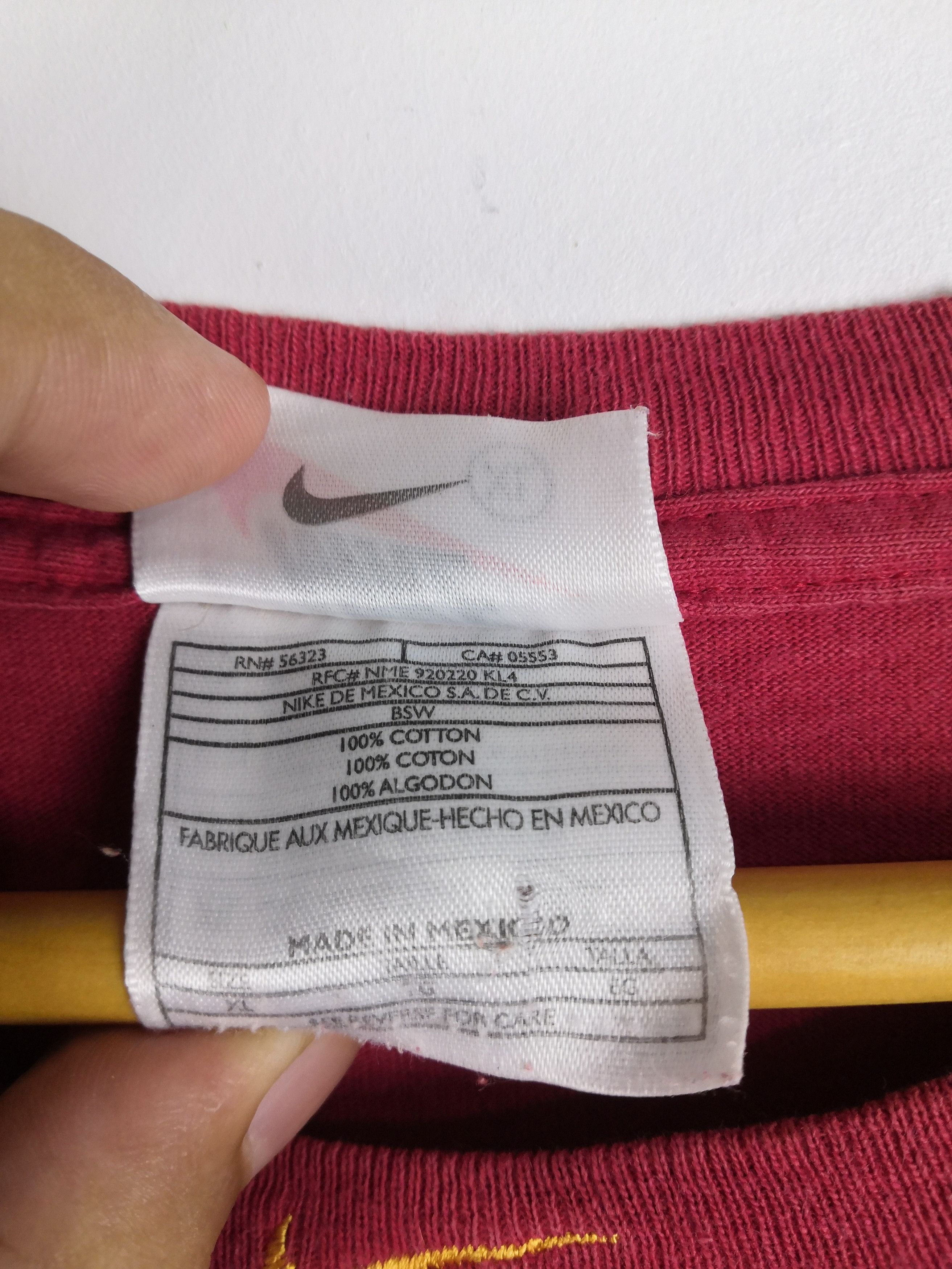 Nike Vintage 90s Nike T-Shirt Detroit Pistons Basketball Tee Size US XL / EU 56 / 4 - 5 Thumbnail