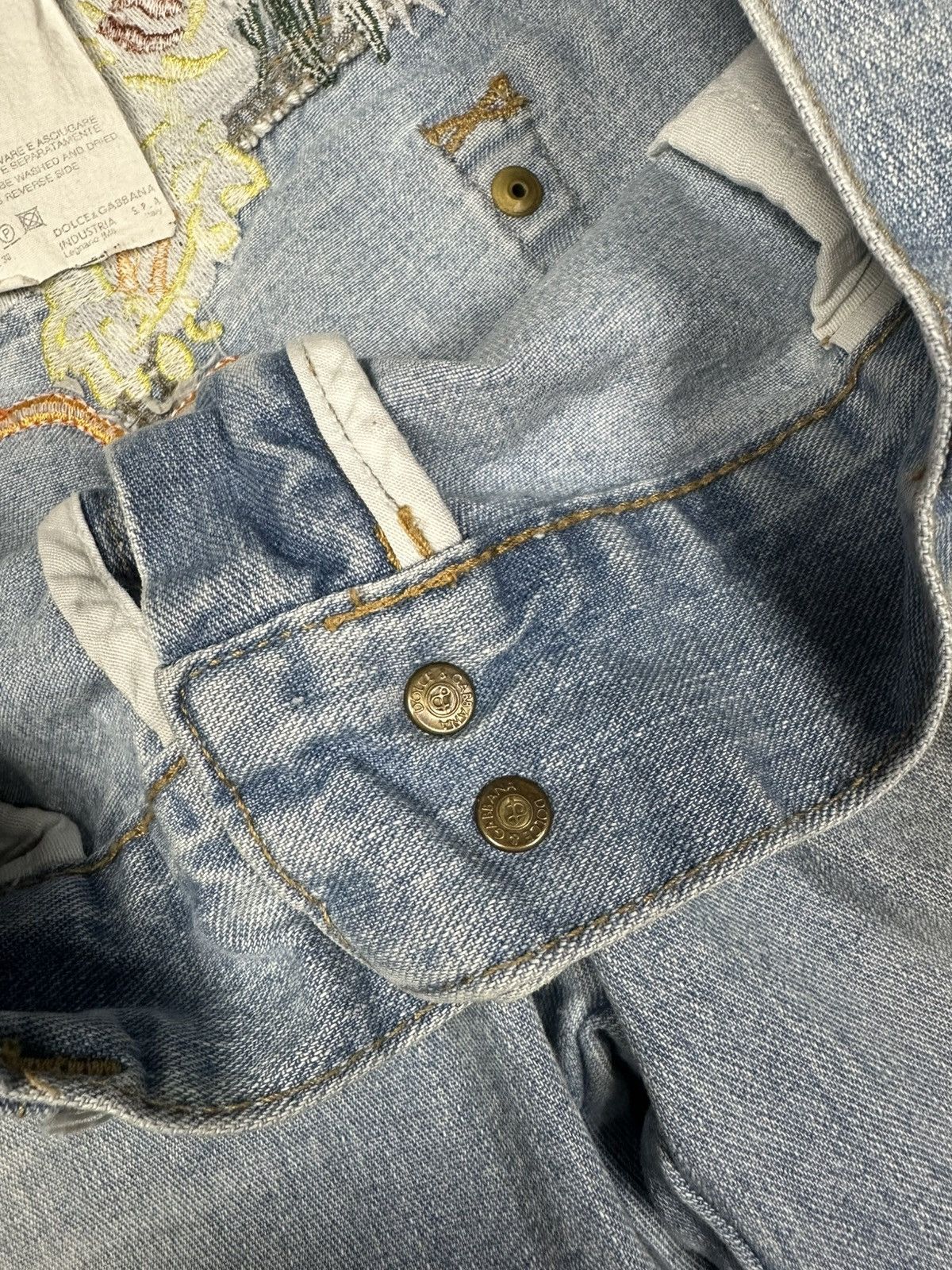 Dolce & Gabbana 2000s Dolce & Gabbana Hawaii Embroidery Bootcut Jeans Studs Size 32" / US 10 / IT 46 - 12 Thumbnail