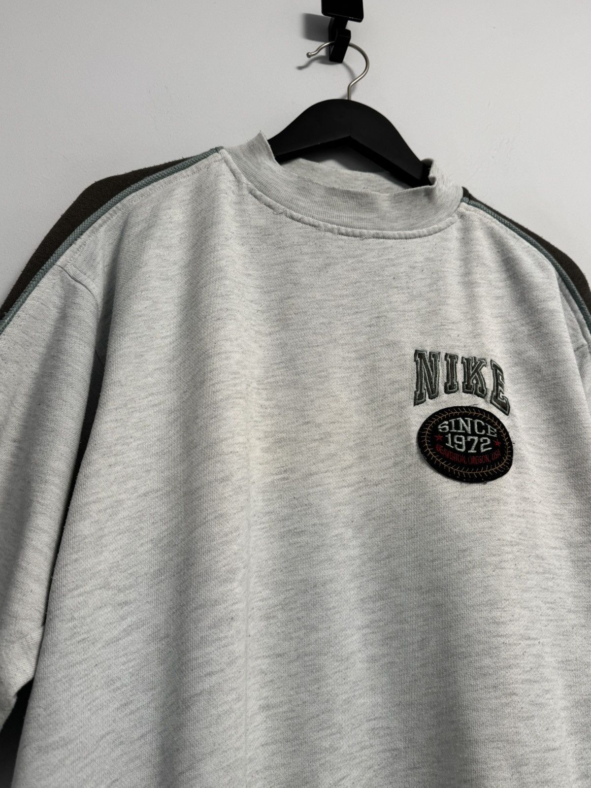 Nike Vintage Nike Sweatshirt Y2K Logo Pullover 90s Style Size US M / EU 48-50 / 2 - 8 Thumbnail