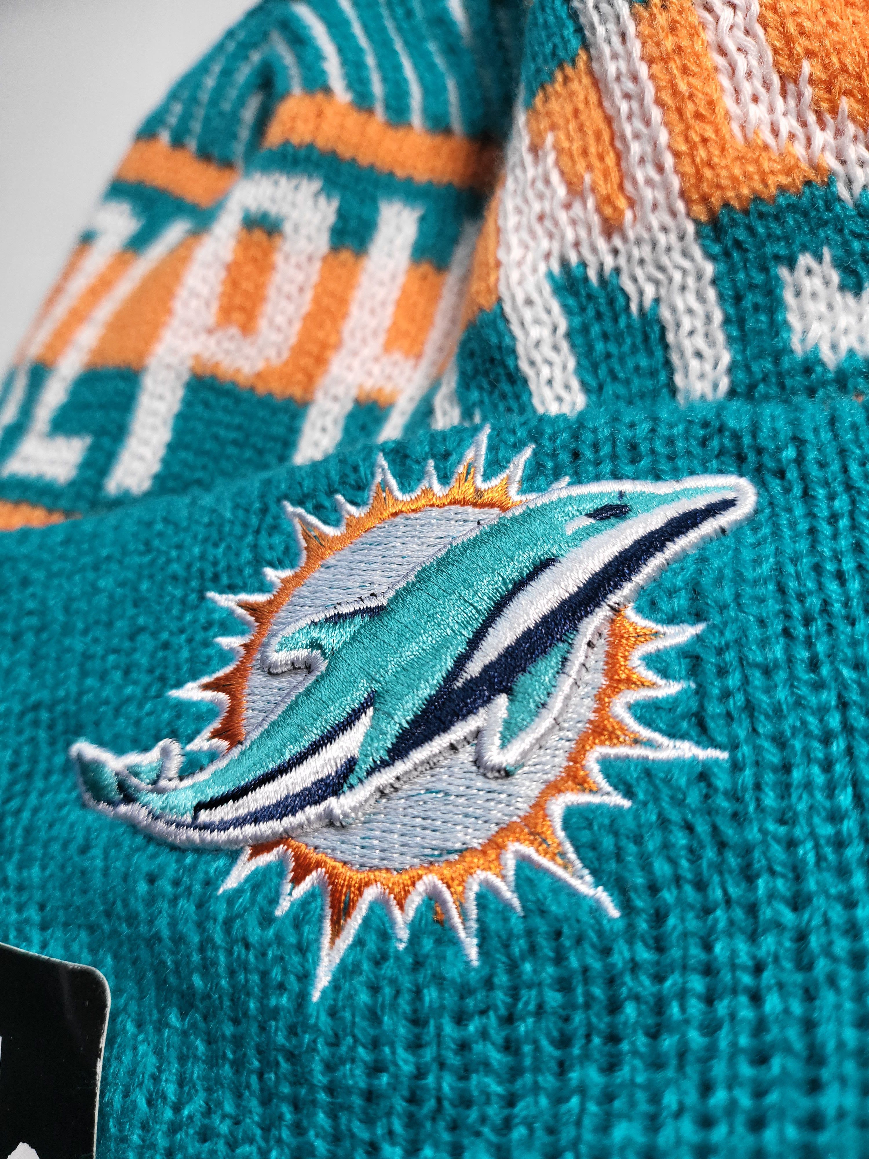 NFL NWT Miami Dolphins Bundle Crewneck Sweatshirt & Beanie MD Size US M / EU 48-50 / 2 - 7 Thumbnail