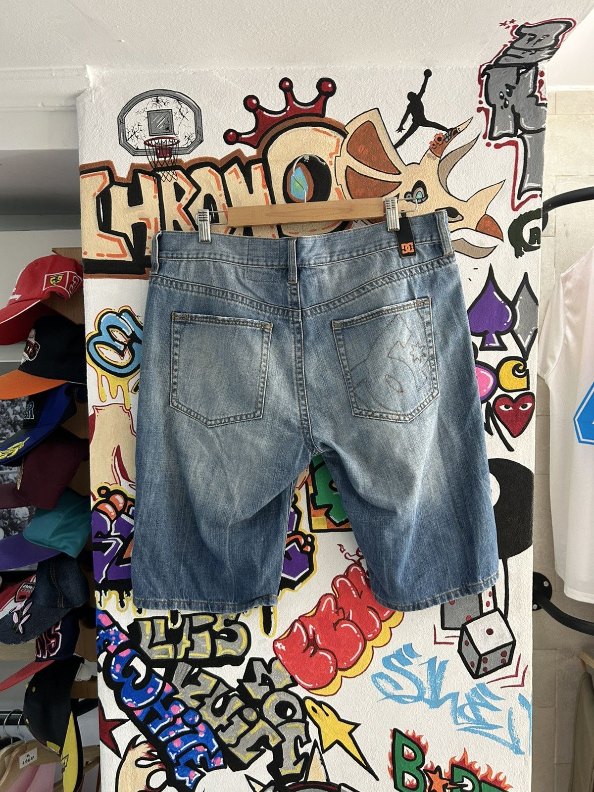 DC Dc Jorts Size US 34 / EU 50 - 2 Thumbnail