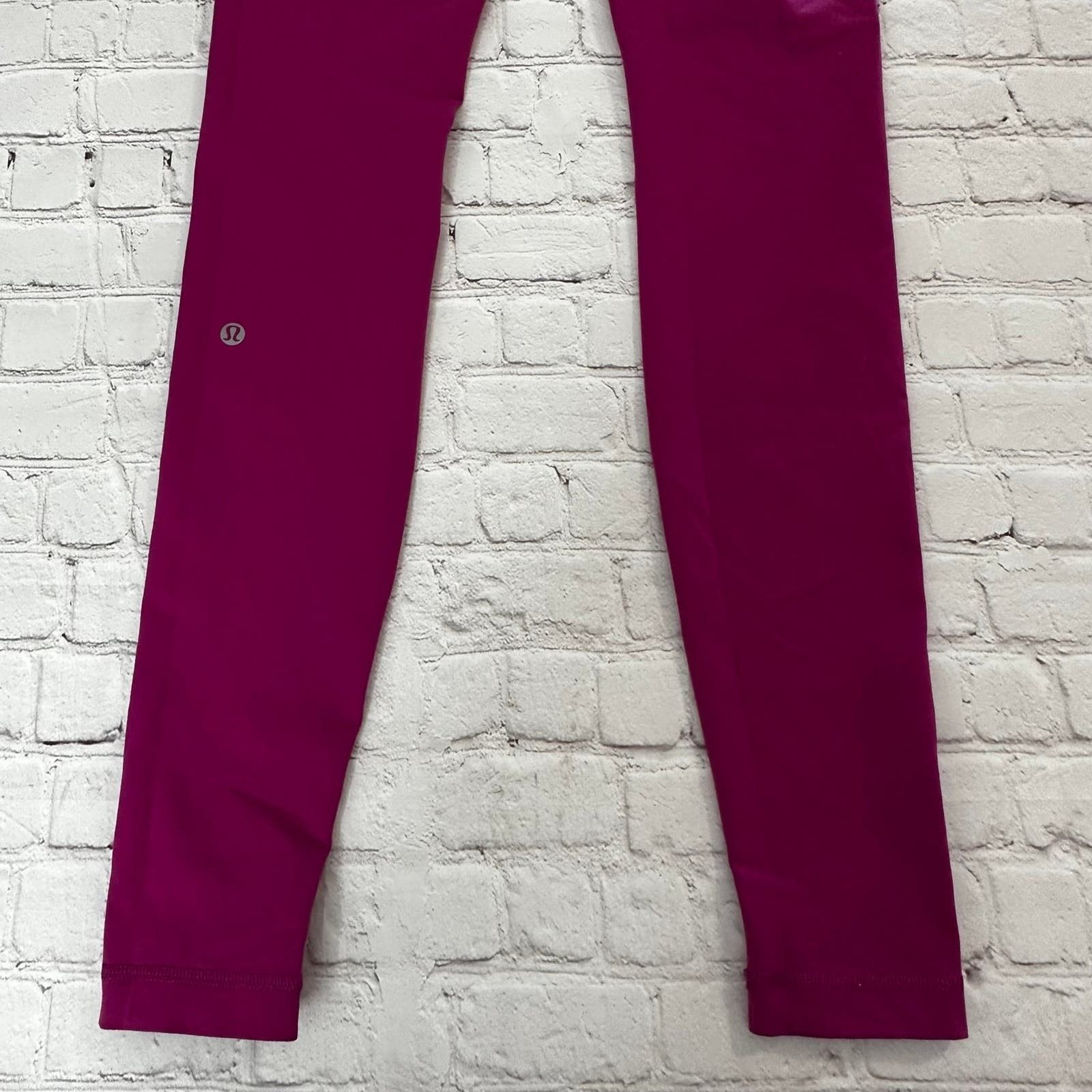 Lululemon Reversible Lululemon Leggings size 6 Size 28" / US 6 / IT 42 - 8 Thumbnail