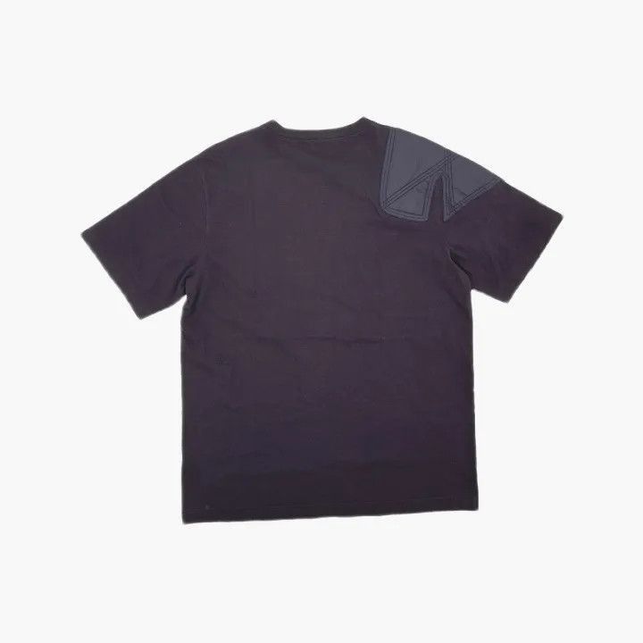 Burberry Burberry Burberry Color Blocked Round Neck Short Sleeve Te Size US L / EU 52-54 / 3 - 3 Thumbnail