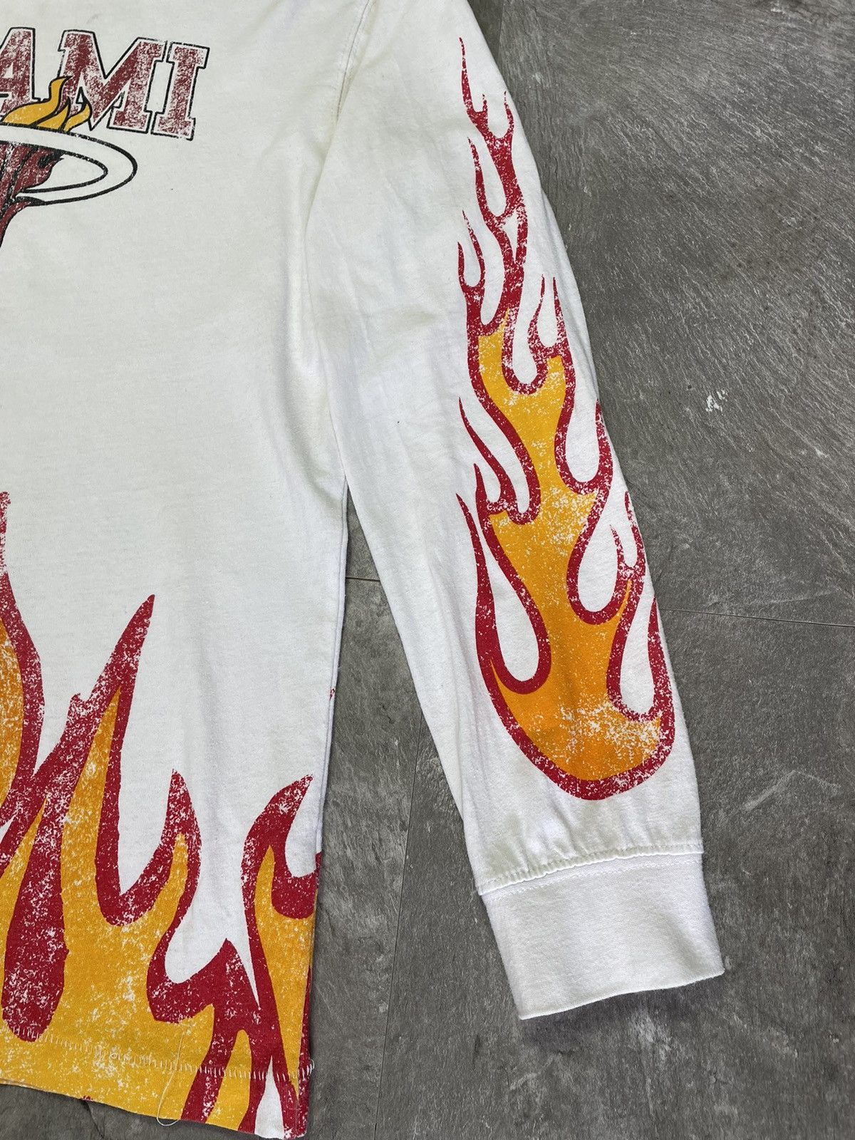 NBA Miami Heat Flames Long Sleeve Basketball Streetwear Fire Size US S / EU 44-46 / 1 - 5 Thumbnail