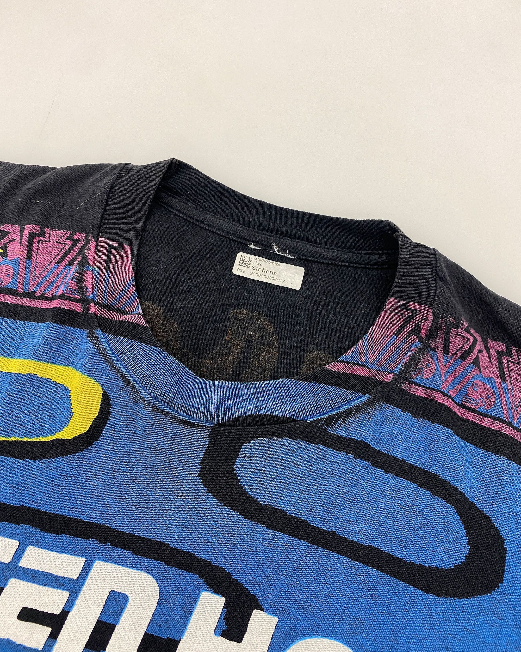 Vintage Die Toten Hosen 1990s AOP Band Single Stitch T-Shirt Size US XL / EU 56 / 4 - 4 Thumbnail