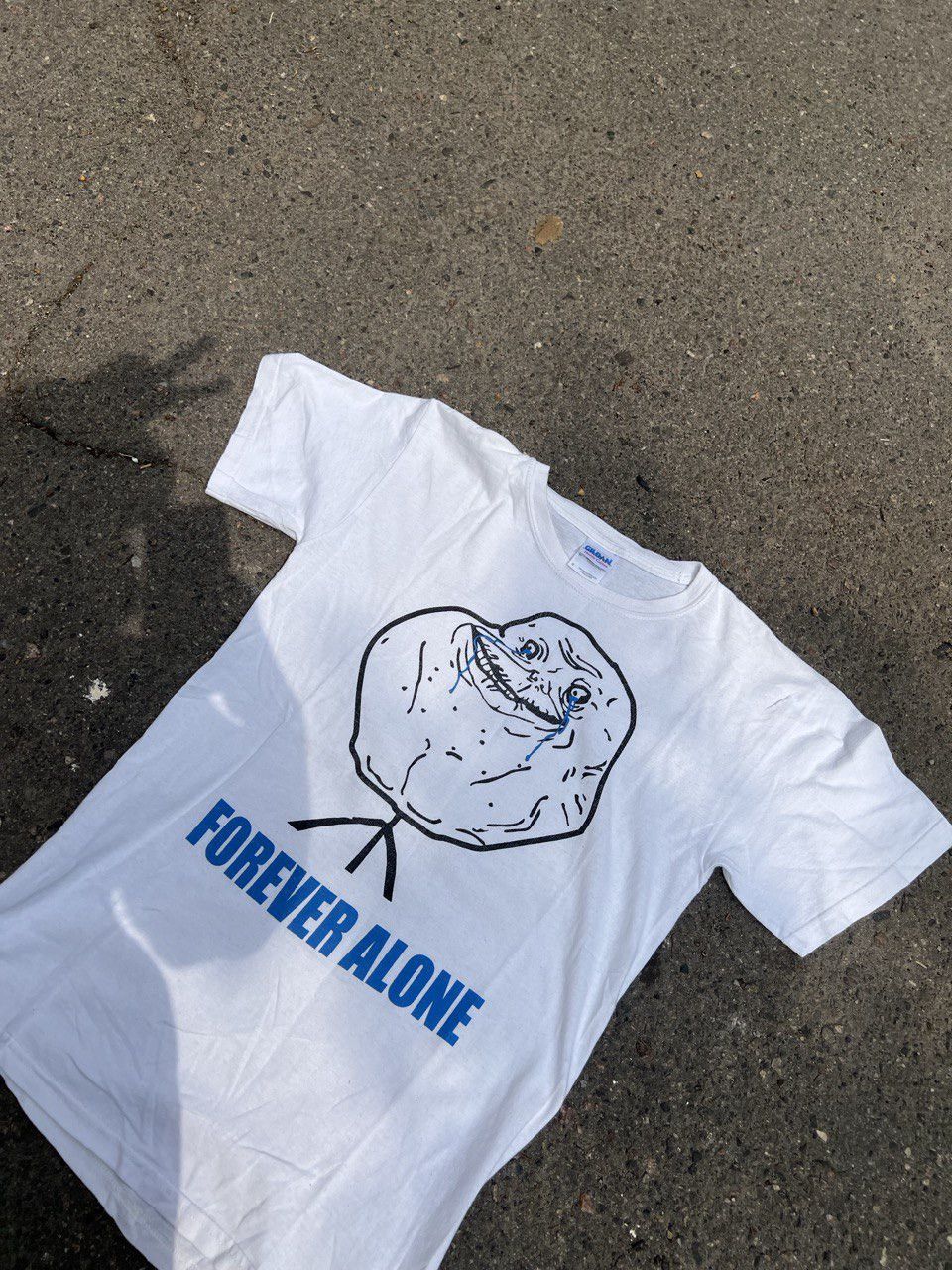 Vintage Vintage y2k Humor Forever Alone Cry Face T-shirt Size S / US 4 / IT 40 - 2 Thumbnail