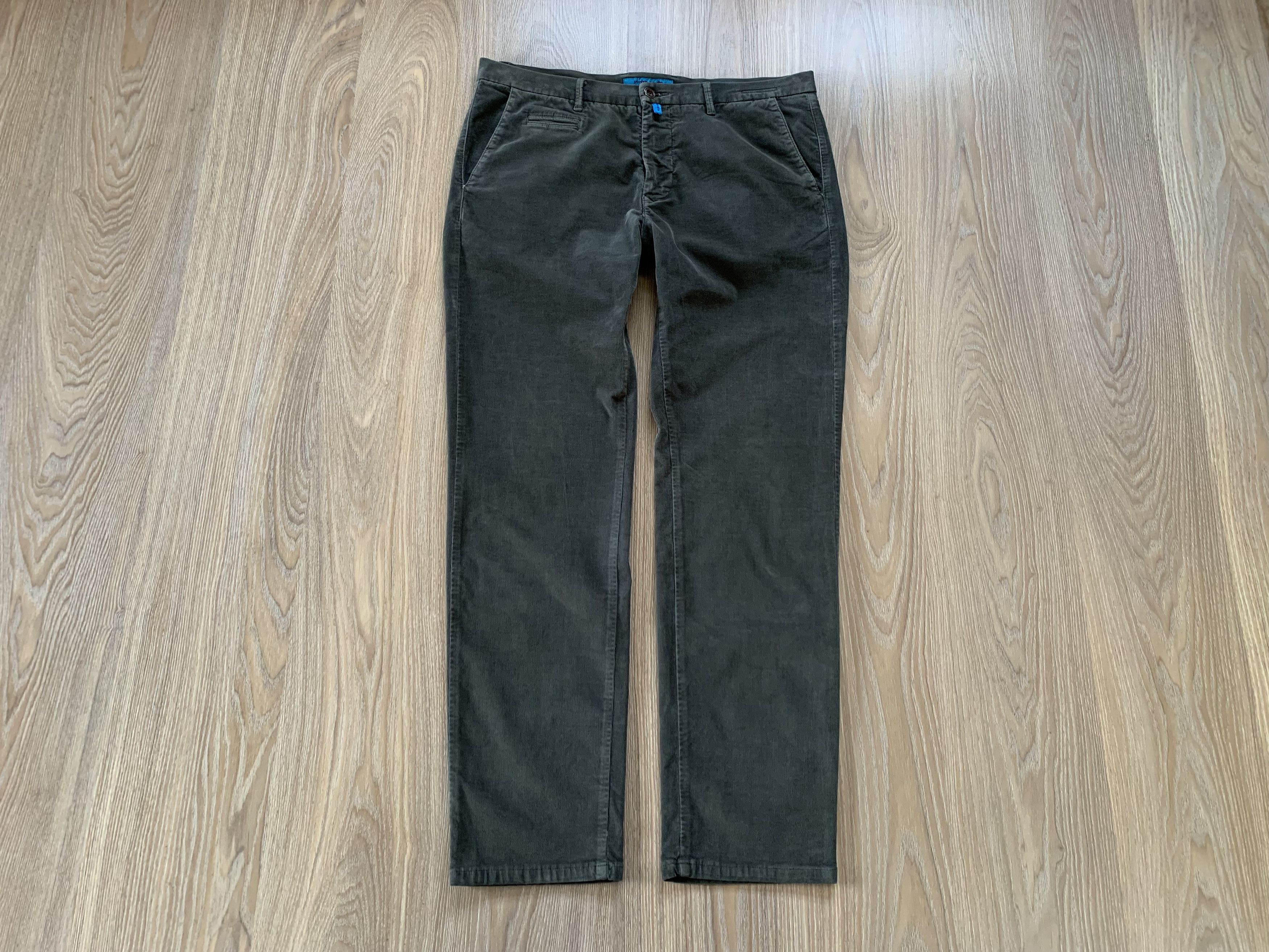 Pierre Cardin Pierre Cardin Lyon Tapered Corduroy Vevet Pants Size US 38 / EU 54 - 1 Thumbnail