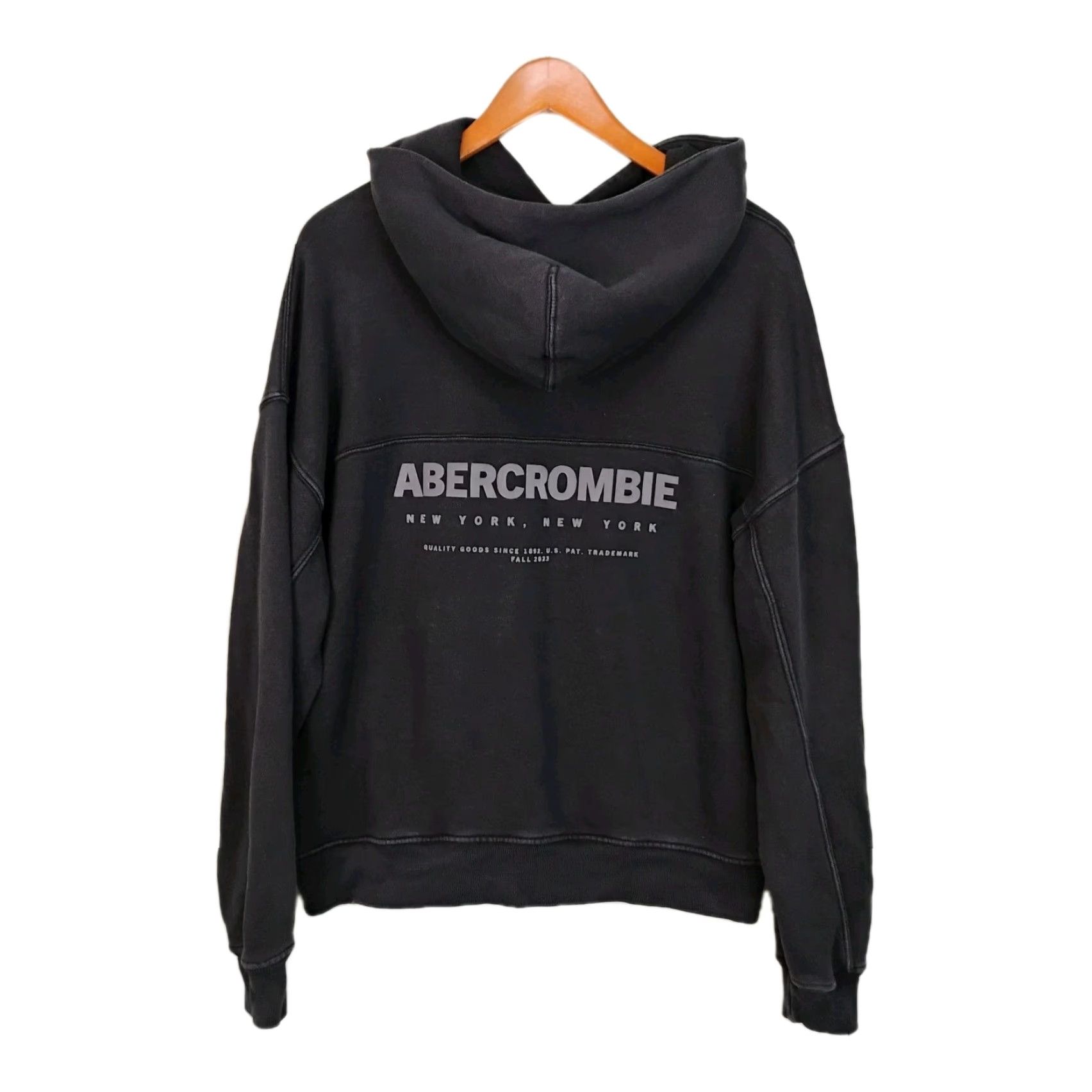 Abercrombie & Fitch VINTAGE Abercrombie & Fitch Oversized Hoodie Small Black Distressed NY Spellout Unisex Adults Pullover Long Sleeve Regular Fleece Size US S / EU 44-46 / 1 - 2 Thumbnail