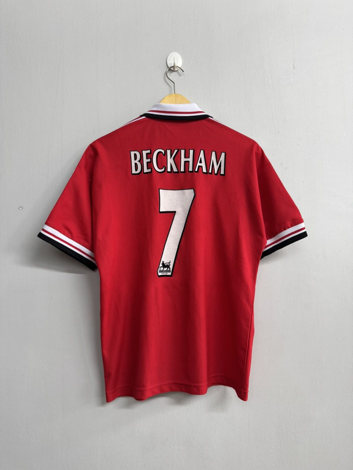 Umbro MANCHESTER UNITED 1998/1999 TREBLE WINNER SEASON HOME JERSEY Size US S / EU 44-46 / 1 - 8 Thumbnail