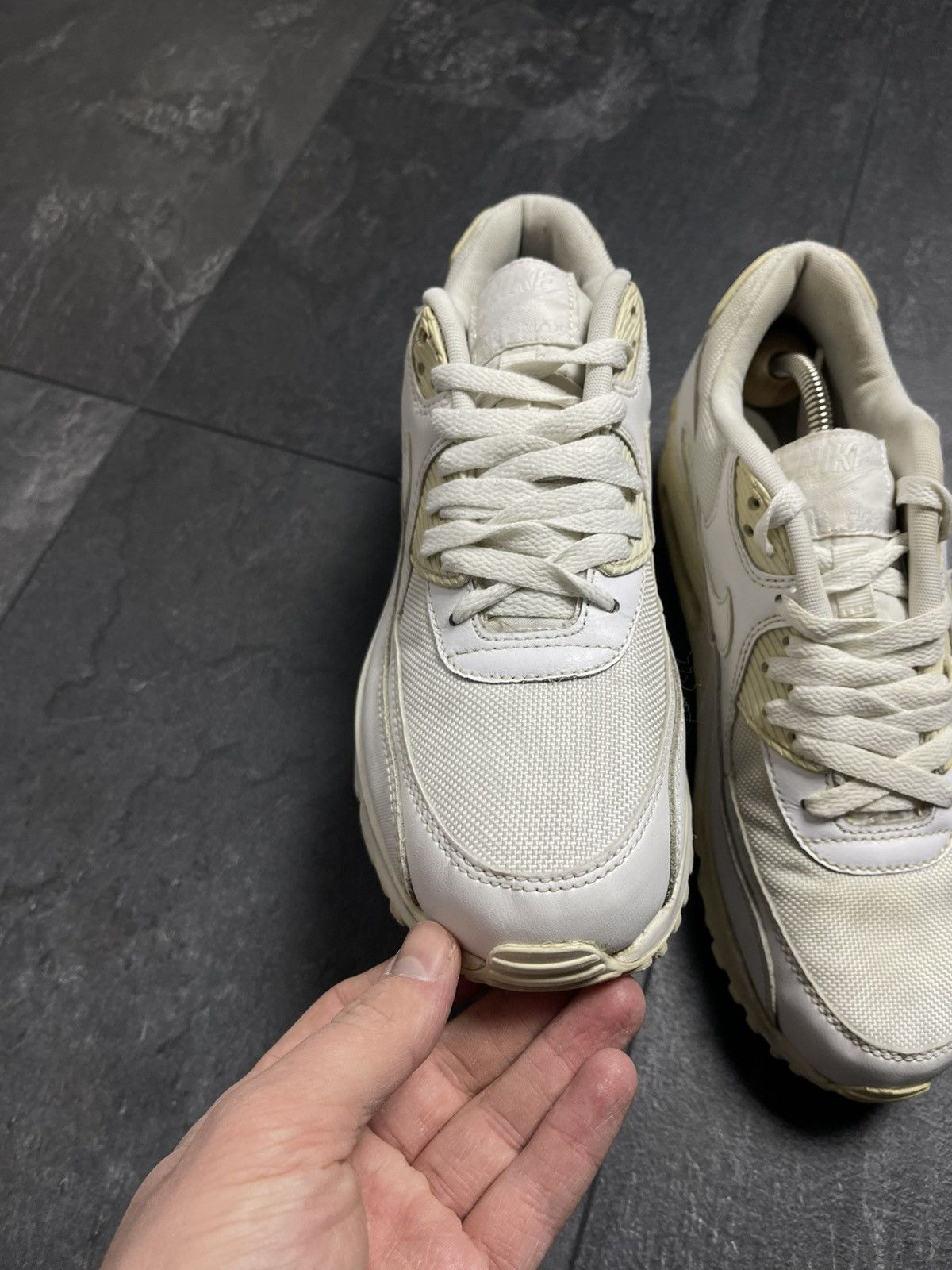 Vintage NIKE AIR MAX 90 WHITE LOW TOP SNEAKERS Size US 7 / EU 40 - 6 Thumbnail