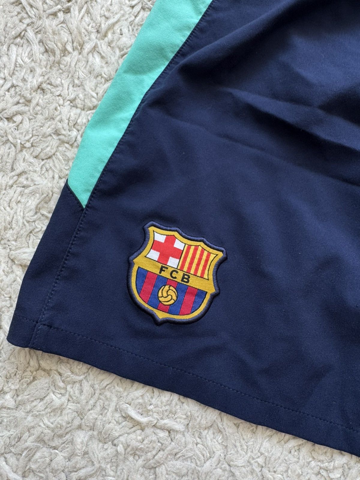 Nike Barcelona 2010-2011 Away Soccer Shorts Football Jersey Kit Size US 32 / EU 48 - 8 Thumbnail
