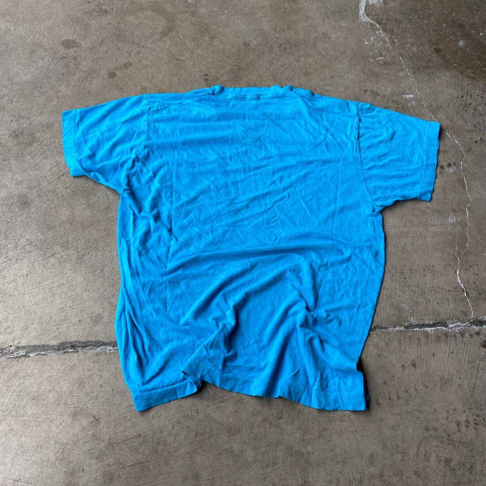 Vintage VINTAGE 80S TEAL DISTRESSED T-SHIRT SZ MEDIUM Size US M / EU 48-50 / 2 - 3 Thumbnail