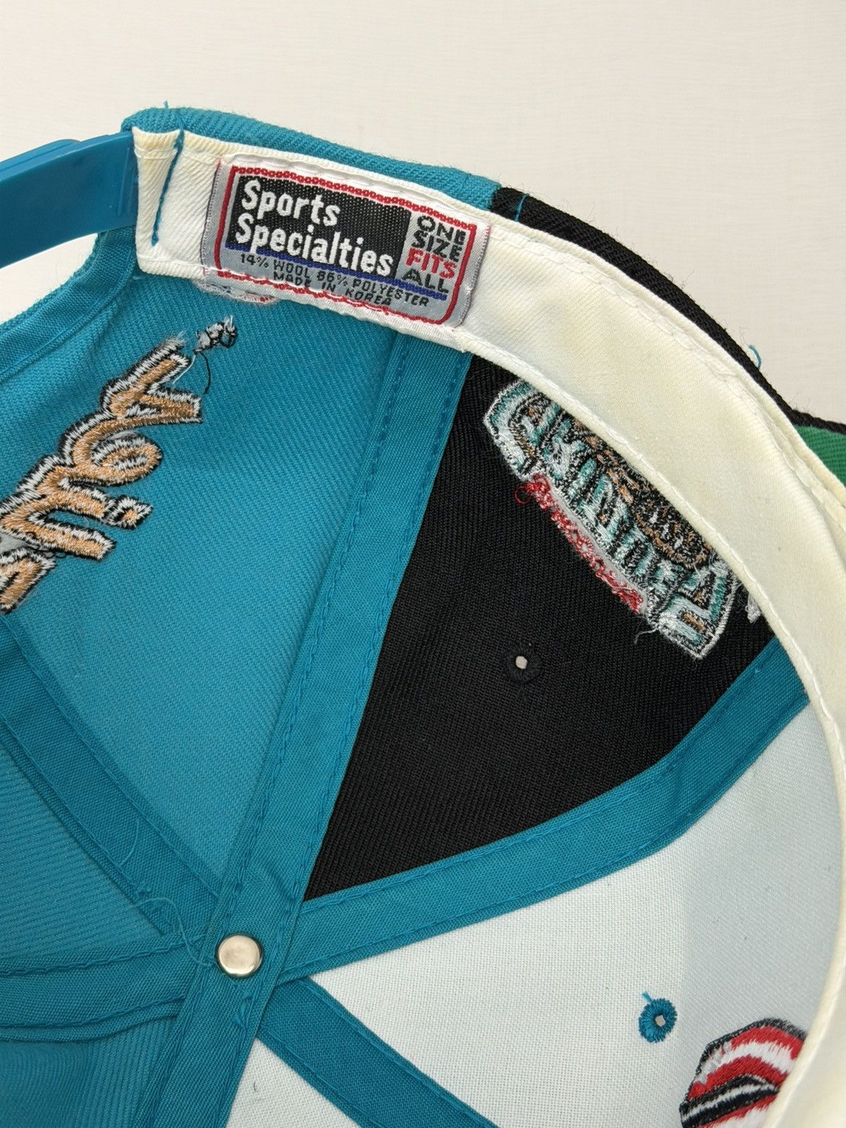 Sports Specialties Vintage 90s Vancouver Grizzlies Snapback Sports Specialties Size ONE SIZE - 9 Thumbnail