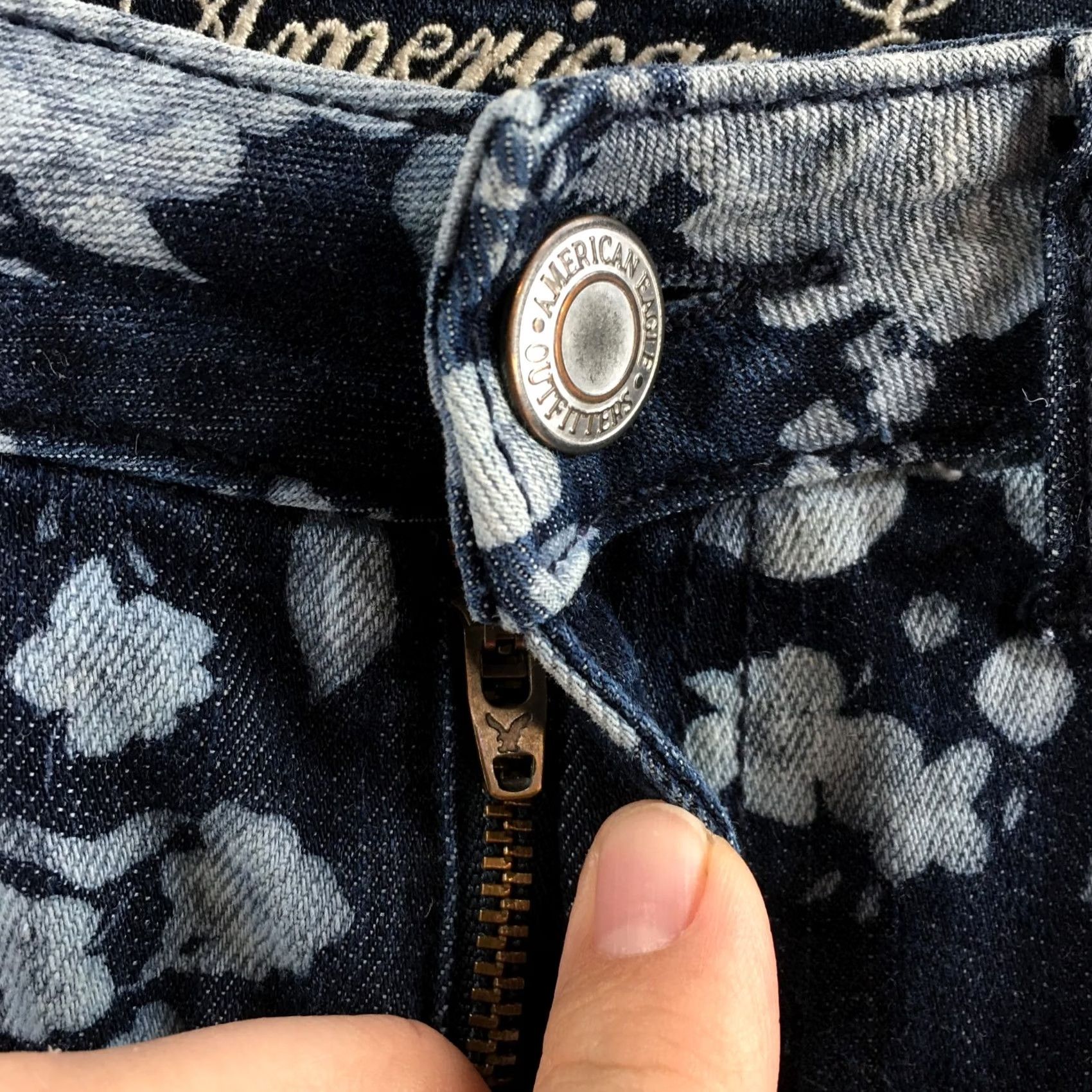 American Eagle Outfitters American Eagle Jegging Jeans Womens 8 Regular Blue Denim Floral Print Low Rise Jeans Womens 8 Regular Blue Floral Print Denim Size 30" / US 8 / IT 44 - 5 Thumbnail