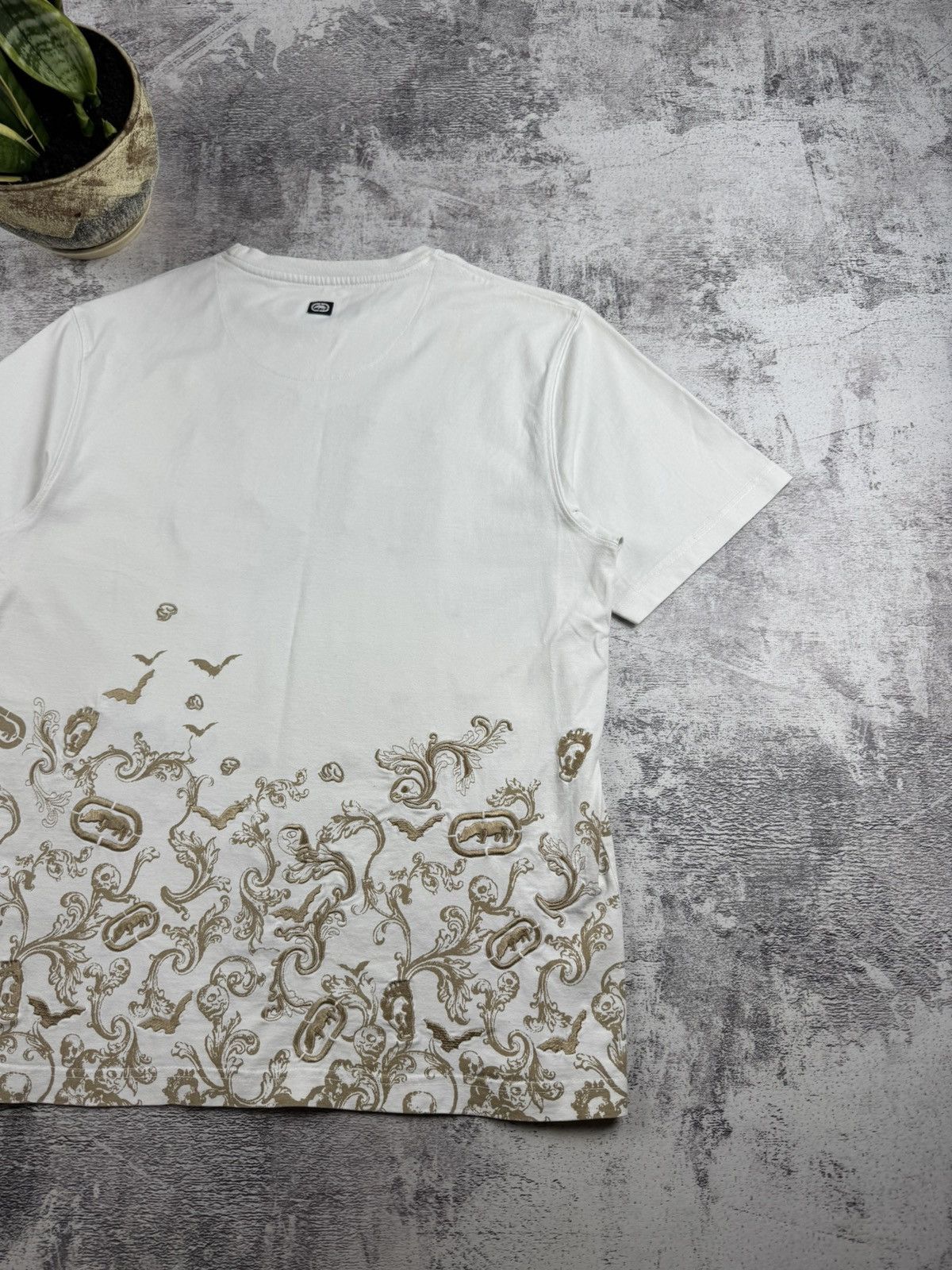 Ecko Unltd. Vintage Ecko Unltd Skate Rap Gold Print Hip Hop Rap White Skull Y2K T Shirt Tee Size US L / EU 52-54 / 3 - 15 Thumbnail