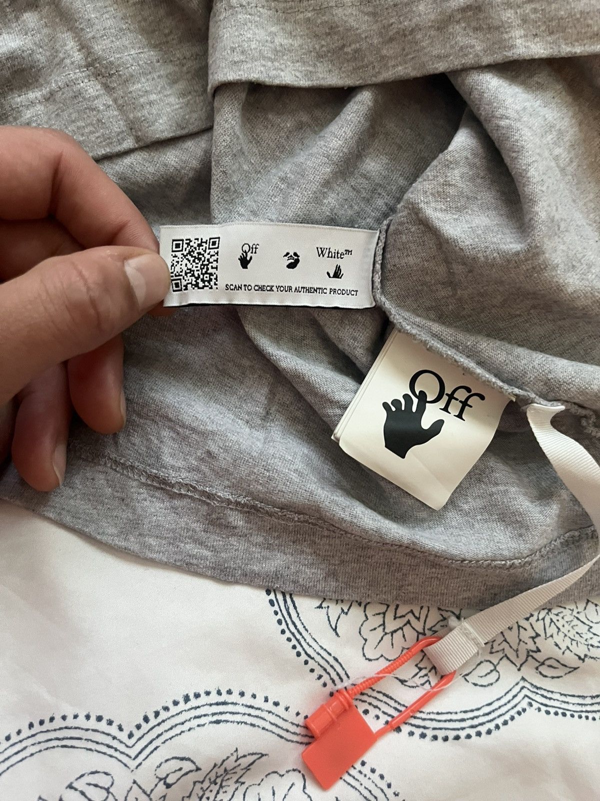 Off-White Off White Grey Graffiti T Shirt Size US M / EU 48-50 / 2 - 4 Thumbnail