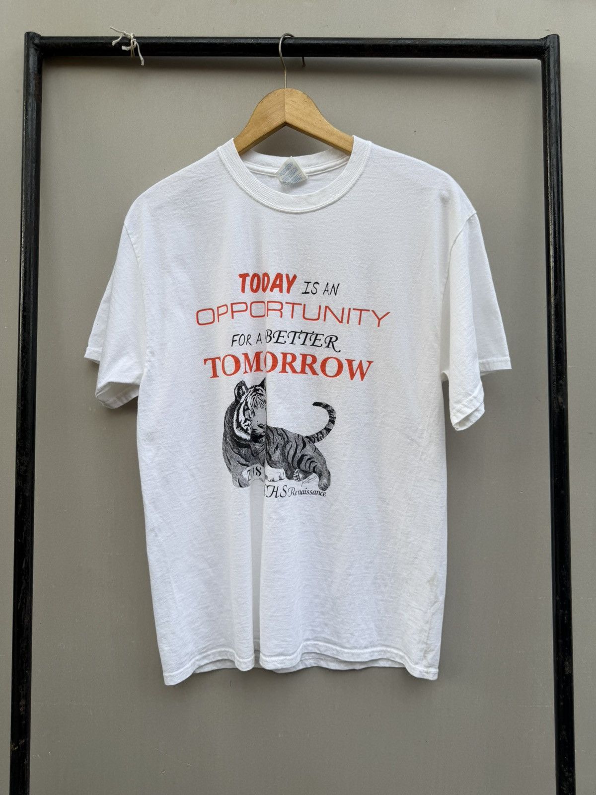 Vintage Today Is an Opportunity for a Better Tomorrow” Graphic T Size US M / EU 48-50 / 2 - 1 Thumbnail