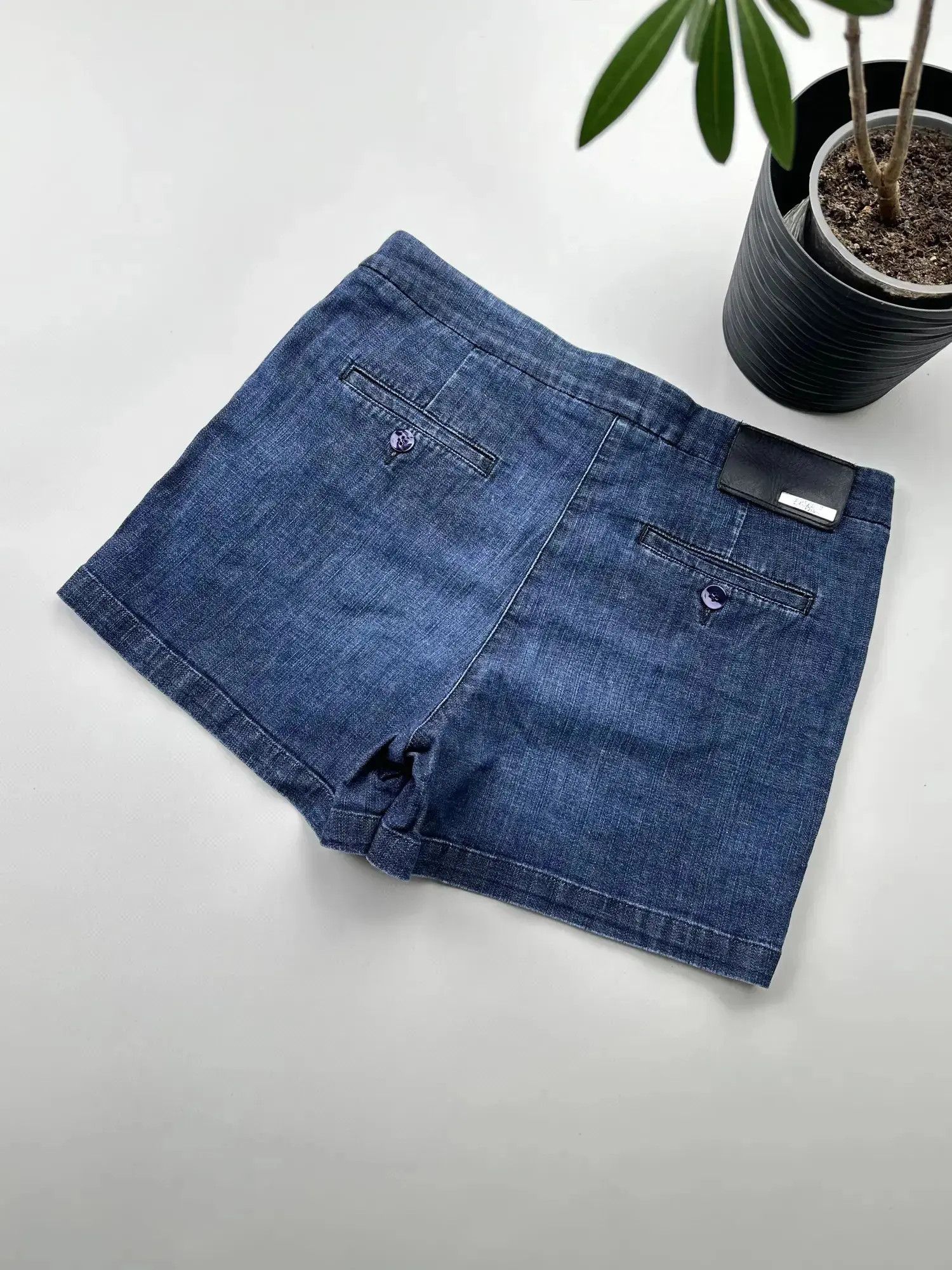 Armani Collezioni Armani Collezioni Vintage Mini Shorts (437) Size 27" / US 4 / IT 40 - 7 Thumbnail