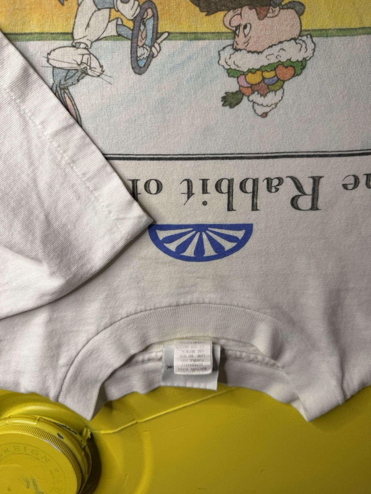 Vintage 1980s Bugs Bunny looney Tunes, single stitch T-shirt Size US L / EU 52-54 / 3 - 3 Thumbnail