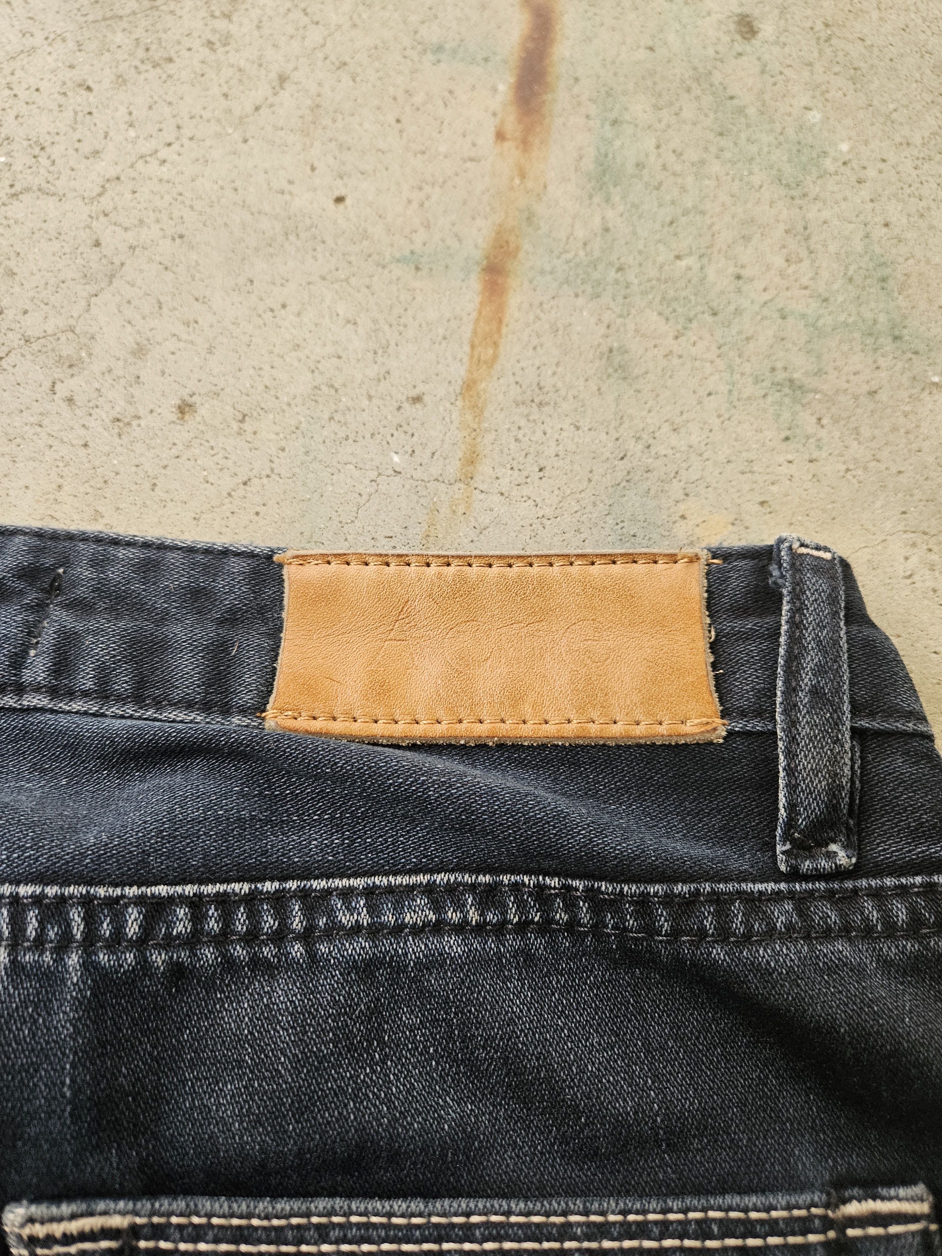 Acne Studios Hug Blackness Dark Blue Leather Patch Denim Jeans Size US 28 / EU 44 - 8 Thumbnail