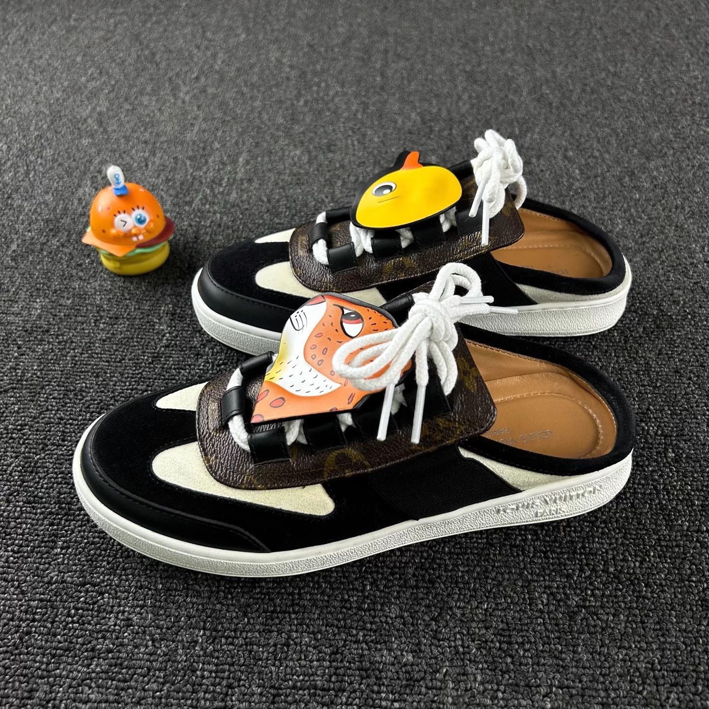 Louis Vuitton Louis Vuitton Runway Animal Collab slides size 37 Size US 6 / IT 36 - 1 Thumbnail