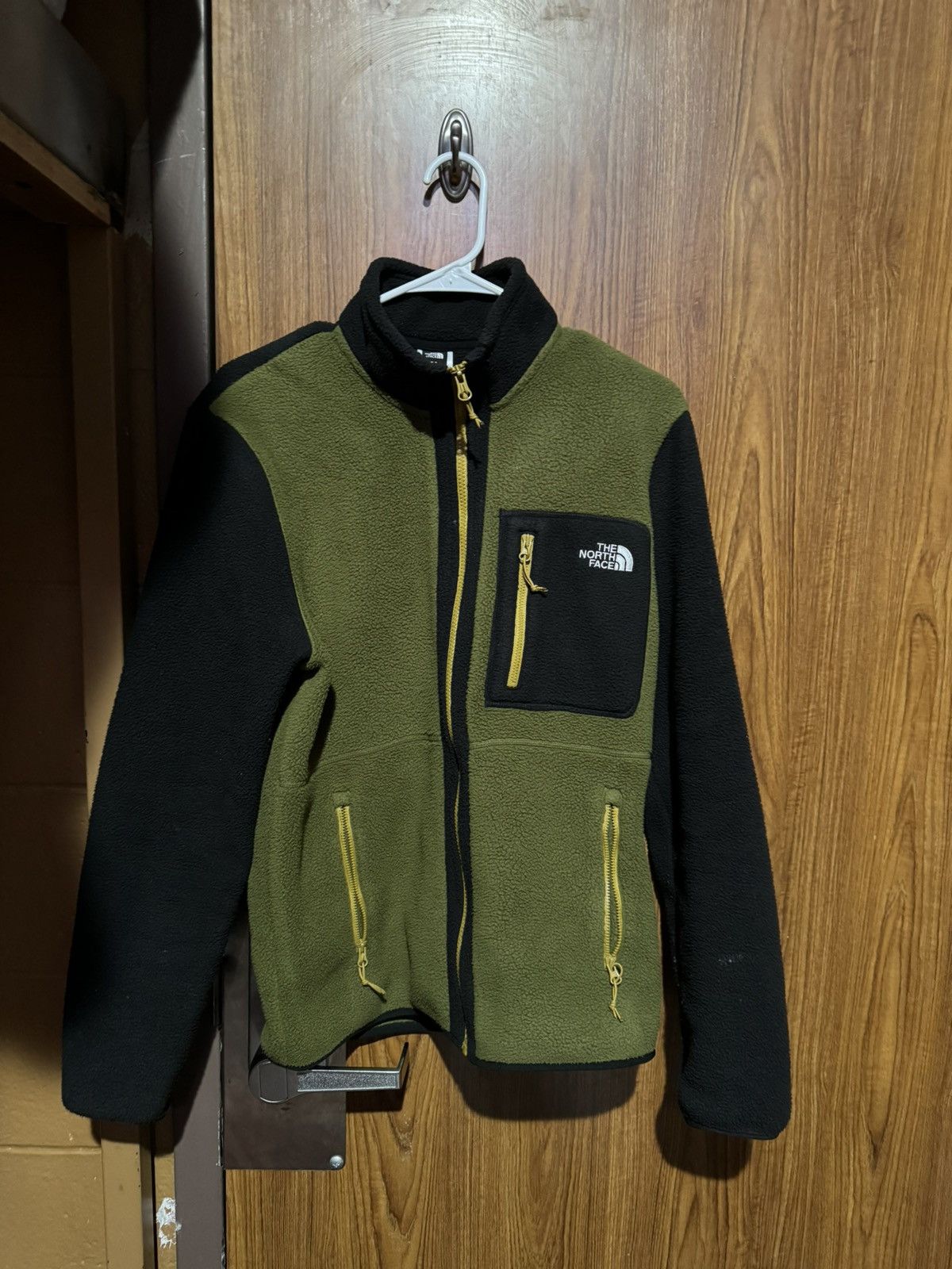 The North Face The North Face Black and Green Full Zip Jacket Size US S / EU 44-46 / 1 - 1 Thumbnail