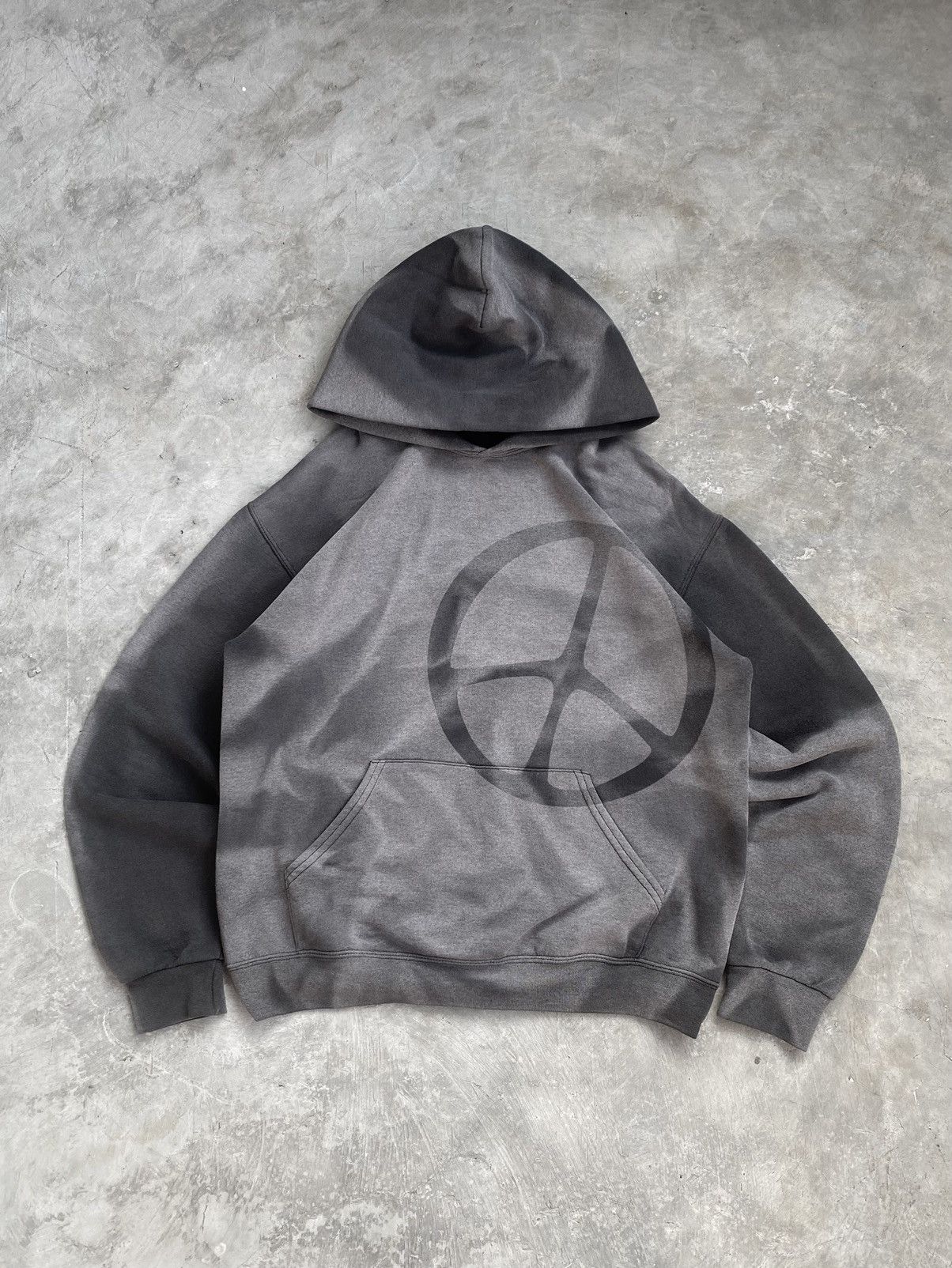 Vintage Vintage 2000s Sun Faded Black Hoodie Size US M / EU 48-50 / 2 - 1 Thumbnail