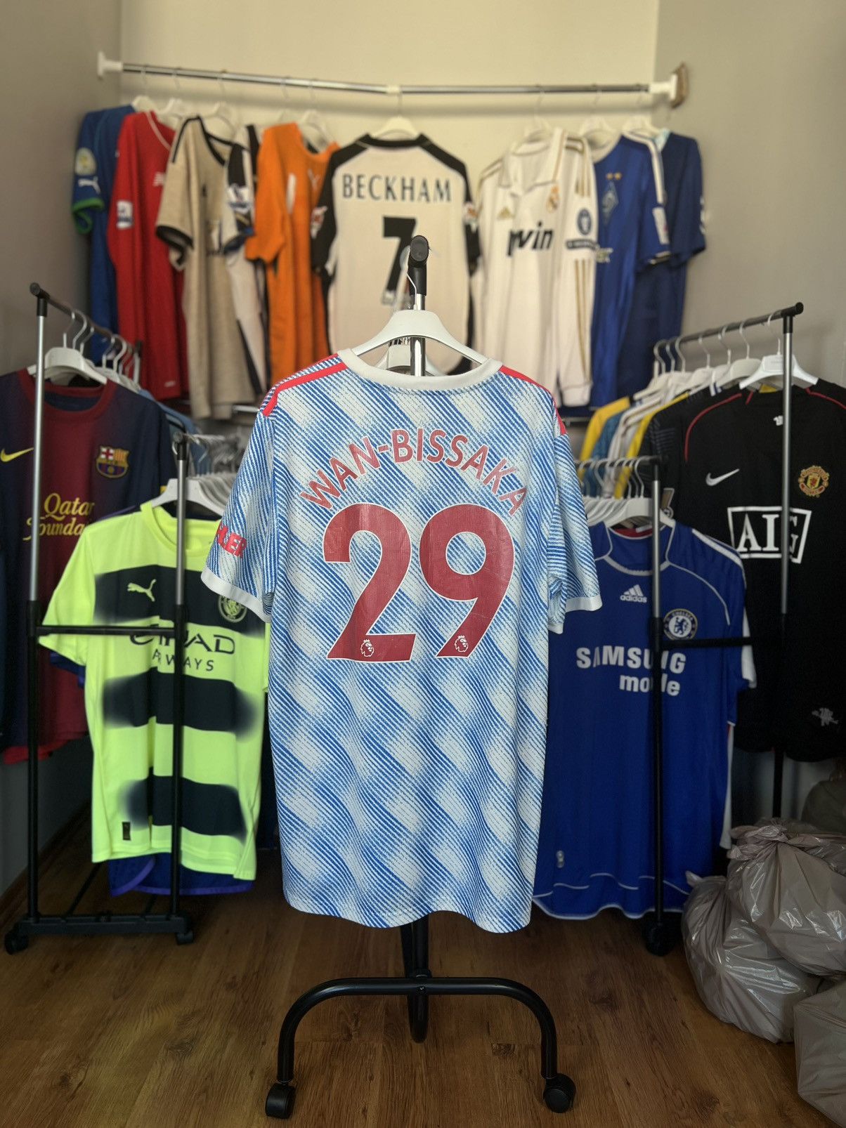 Adidas Soccer Jersey Adidas Manchester United 2021/22 Wan-Bissaka Size US XL / EU 56 / 4 - 1 Thumbnail
