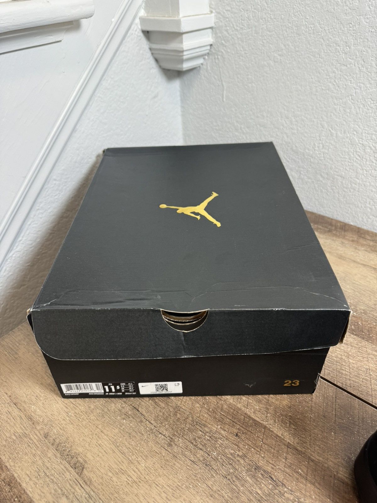 Jordan Brand Nike Air Jordan 6 Retro 2019 Black Infrared Men’s Size 11.5 Size US 11.5 / EU 44-45 - 8 Thumbnail