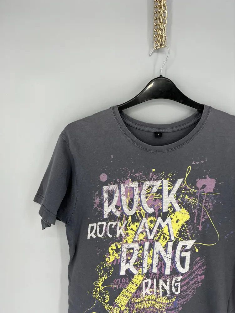Band Tees Vintage Y2K rock ring festival kiss muse rammstein 2010 Size US S / EU 44-46 / 1 - 4 Thumbnail