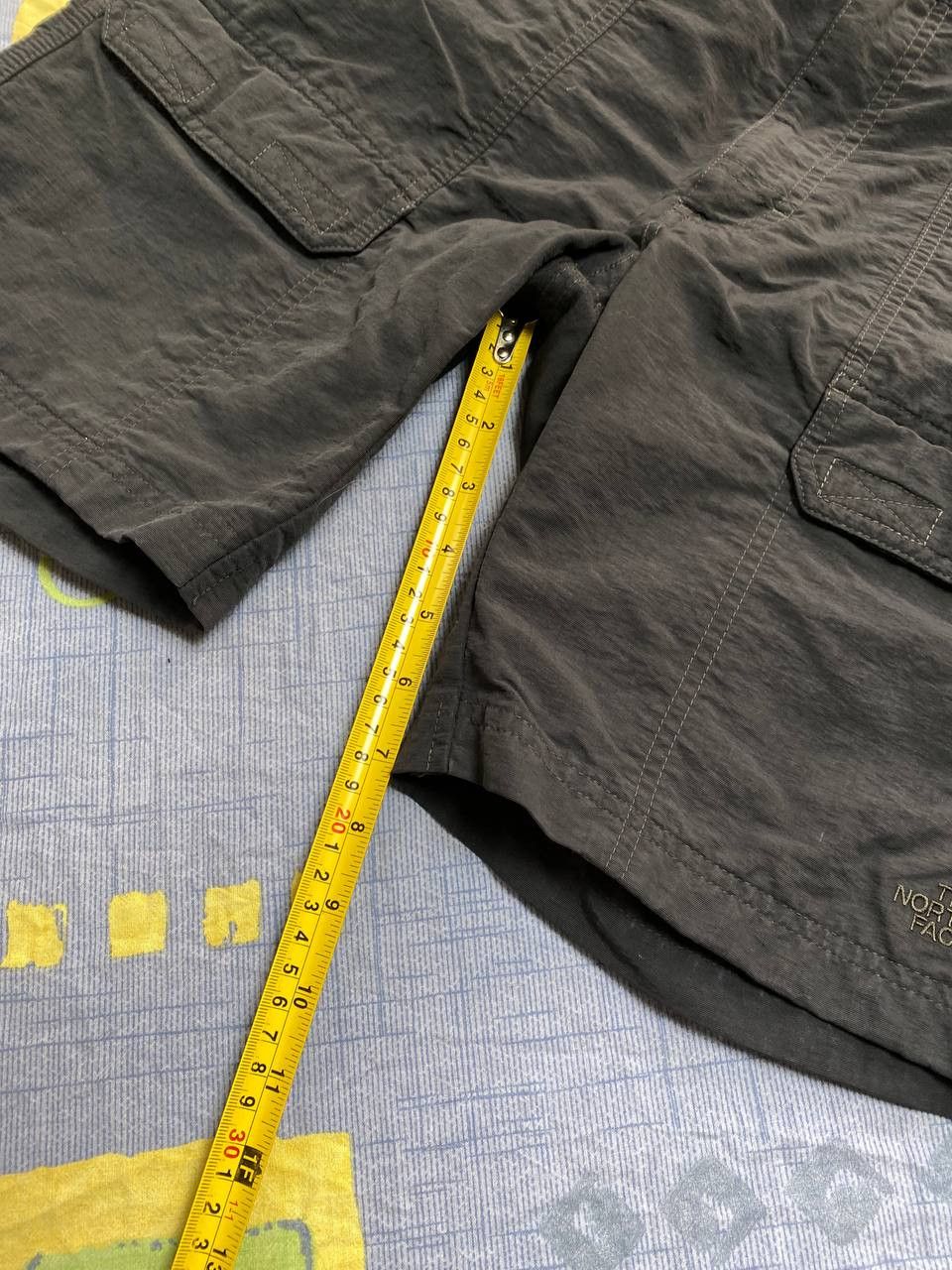 The North Face The North Face Shorts Size US 32 / EU 48 - 8 Thumbnail