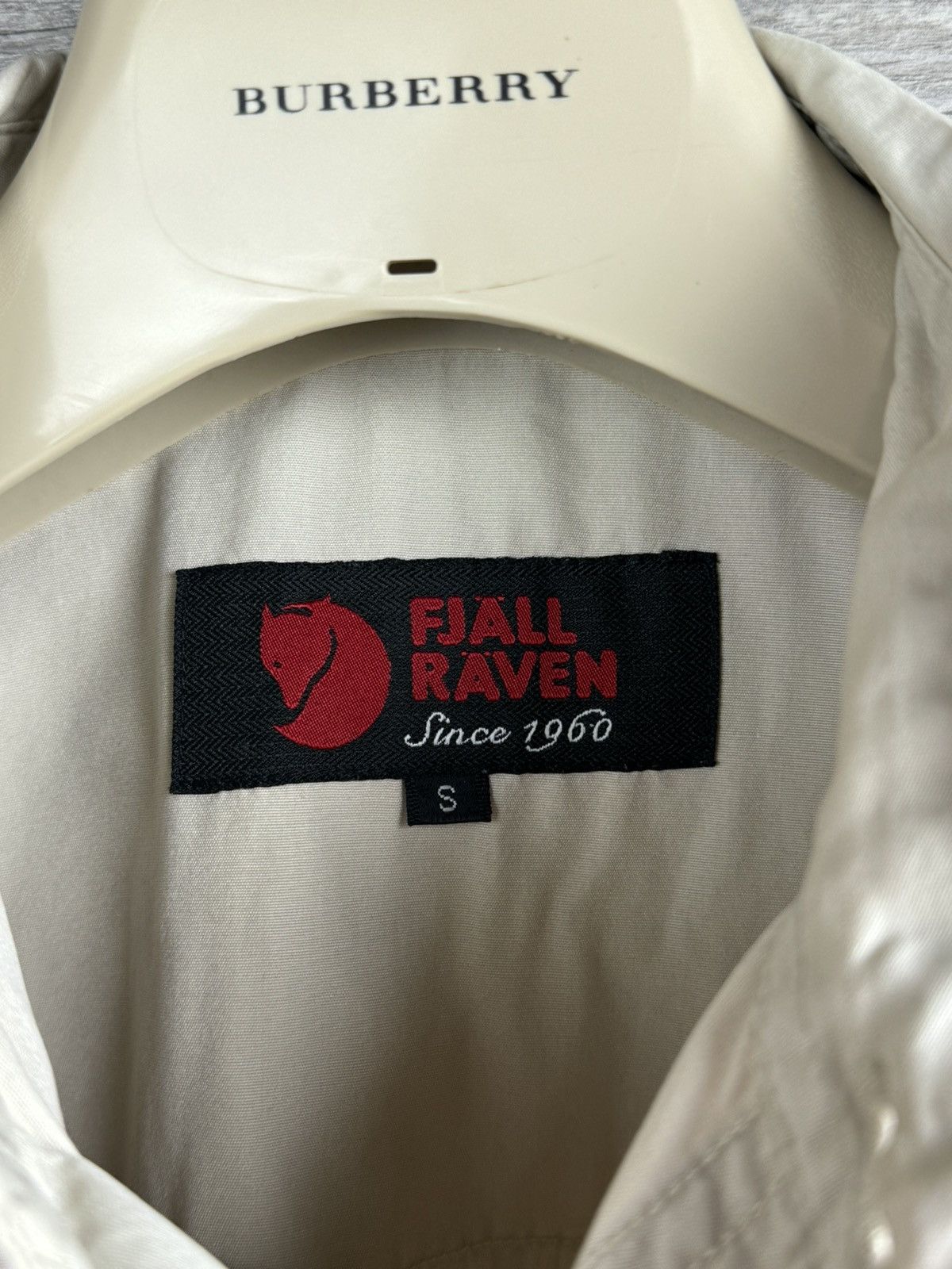 Fjallraven Overshoot Fjallraven Vintage Outdoor Y2K Size S-M Size US S / EU 44-46 / 1 - 3 Thumbnail