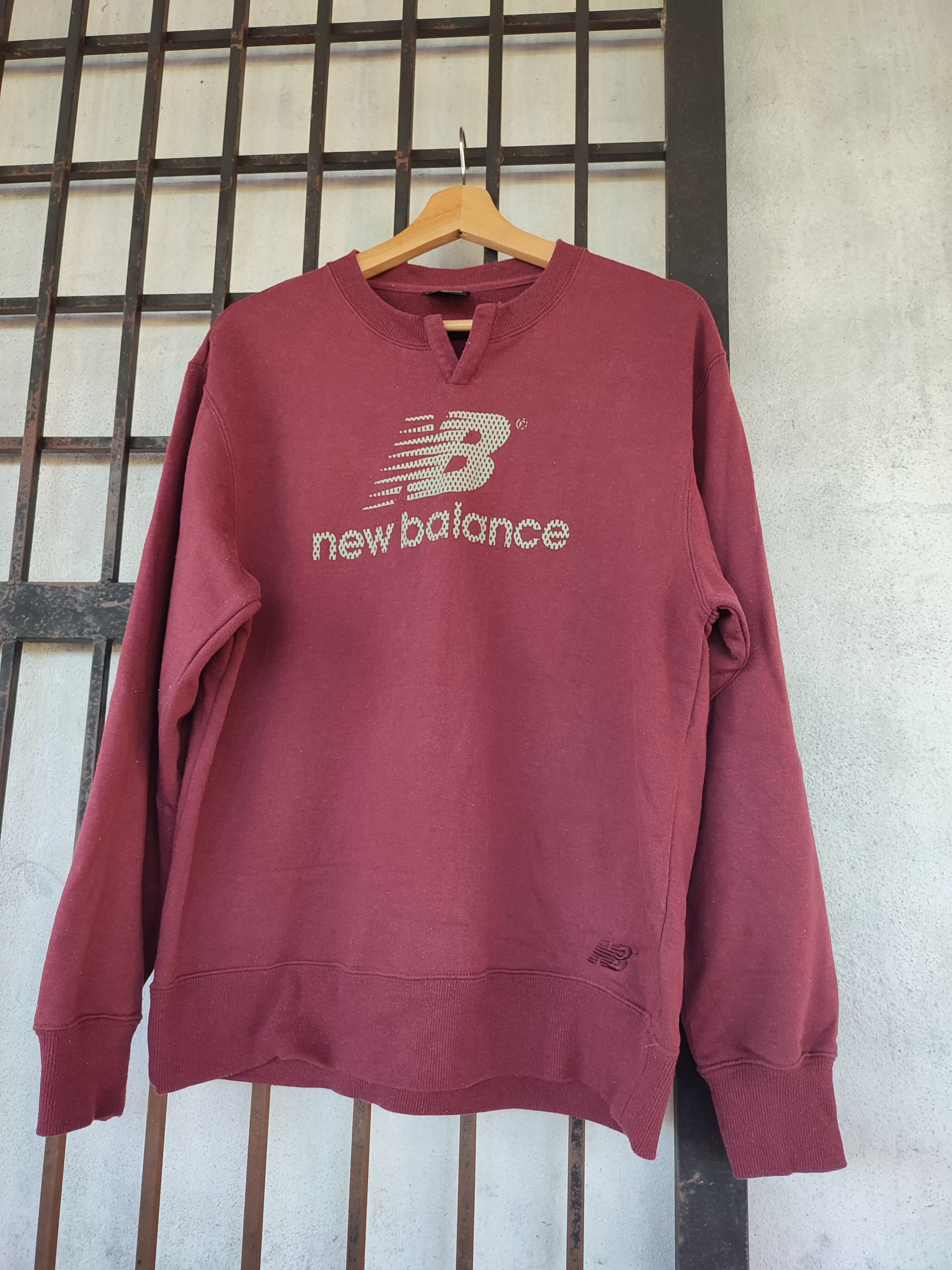 New Balance 💥Vintage New Balance Spell Out Sweatshirts Size US M / EU 48-50 / 2 - 7 Thumbnail