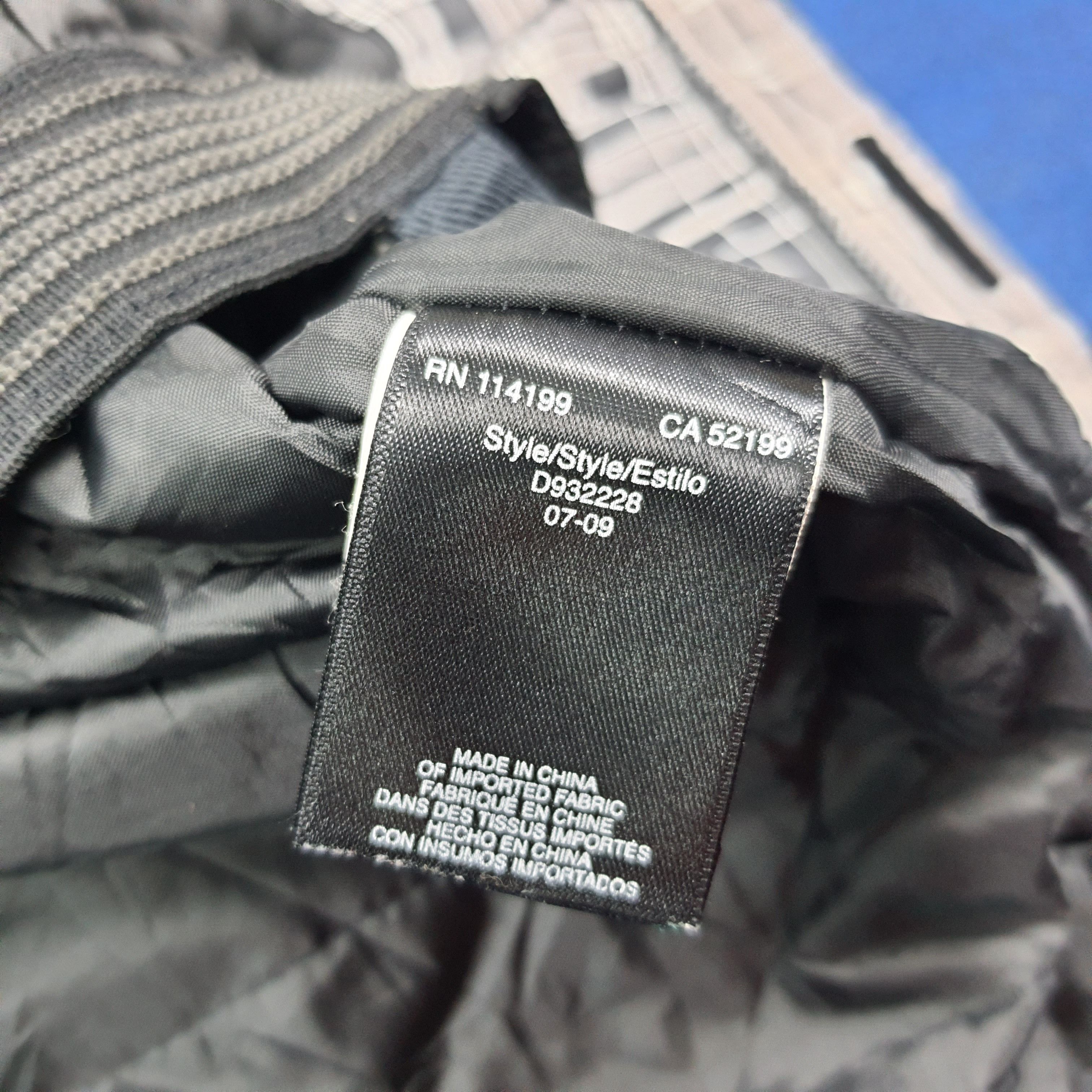 Quiksilver Vintage Quiksilver Snowboard Winter Technical Jacket C279N18 Size US L / EU 52-54 / 3 - 14 Thumbnail