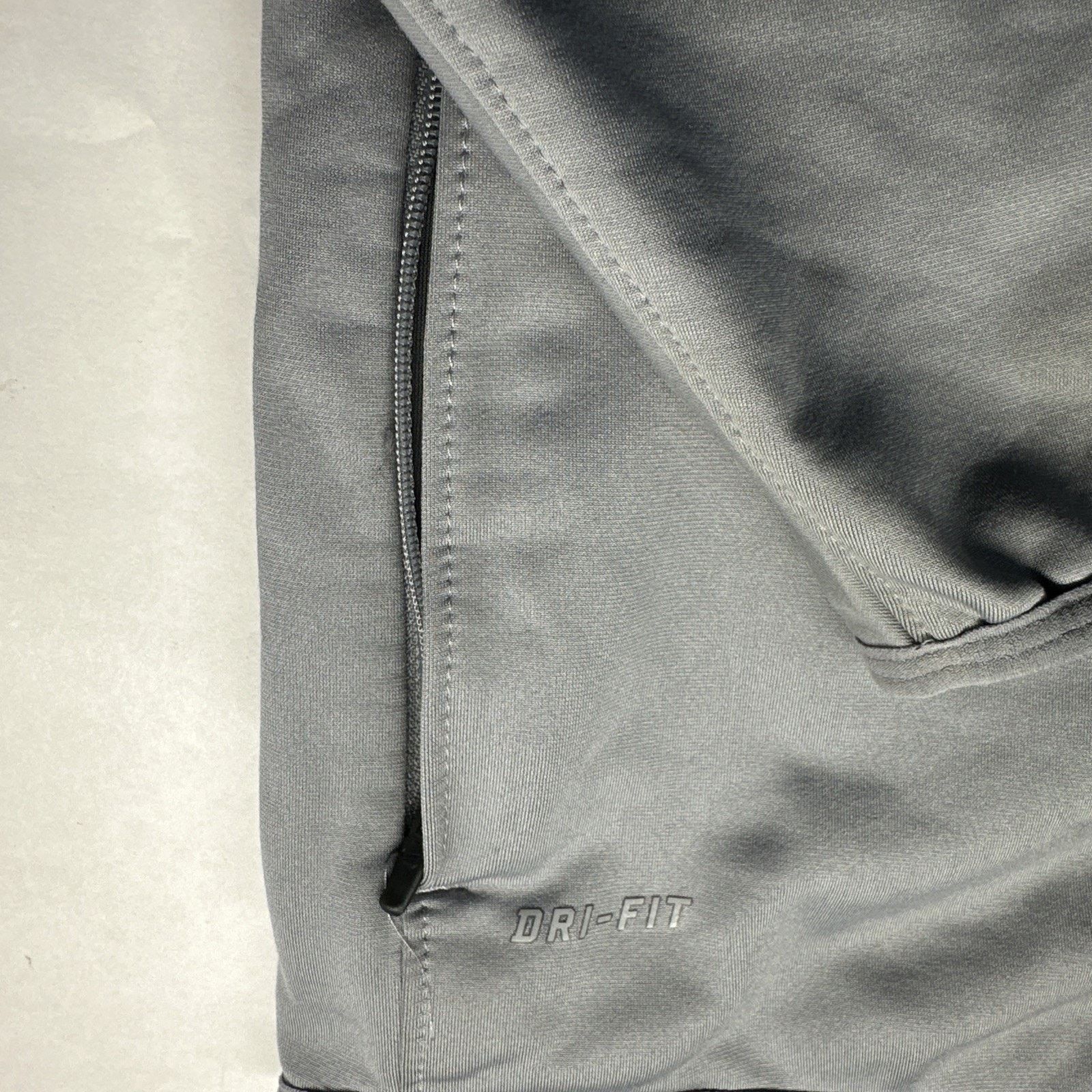 Nike Nike Jacket Mens Size M Full Zip Dri-Fit Pocket zip broken Size US M / EU 48-50 / 2 - 4 Thumbnail