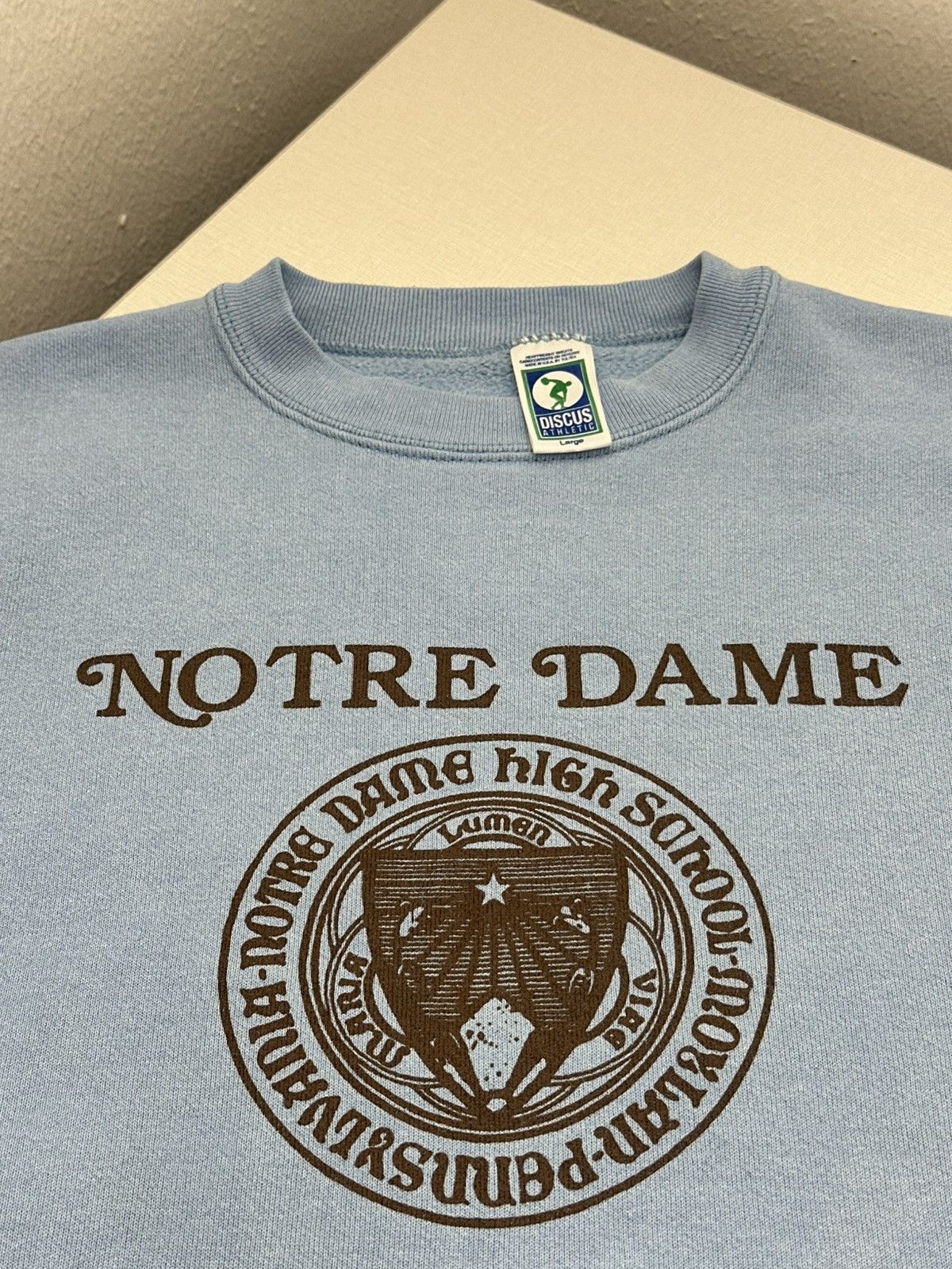 Vintage Vintage 80s Discus Athletic Notre Dame Baby Blue Crewneck L Size US L / EU 52-54 / 3 - 7 Thumbnail