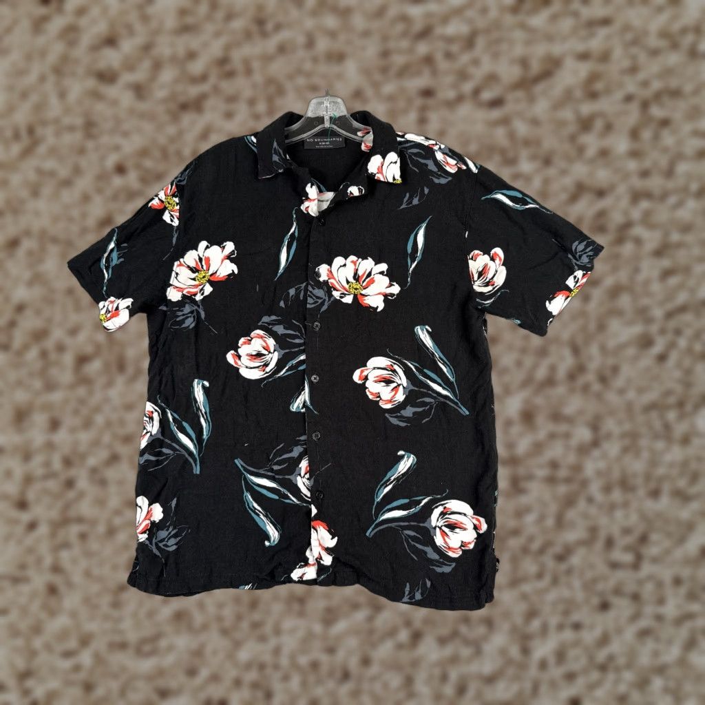 Vintage NO BOUNDARIES Button-Up Shirt Men Medium Black Pink Blue Floral Rayon Aloha Casual Size US M / EU 48-50 / 2 - 1 Thumbnail
