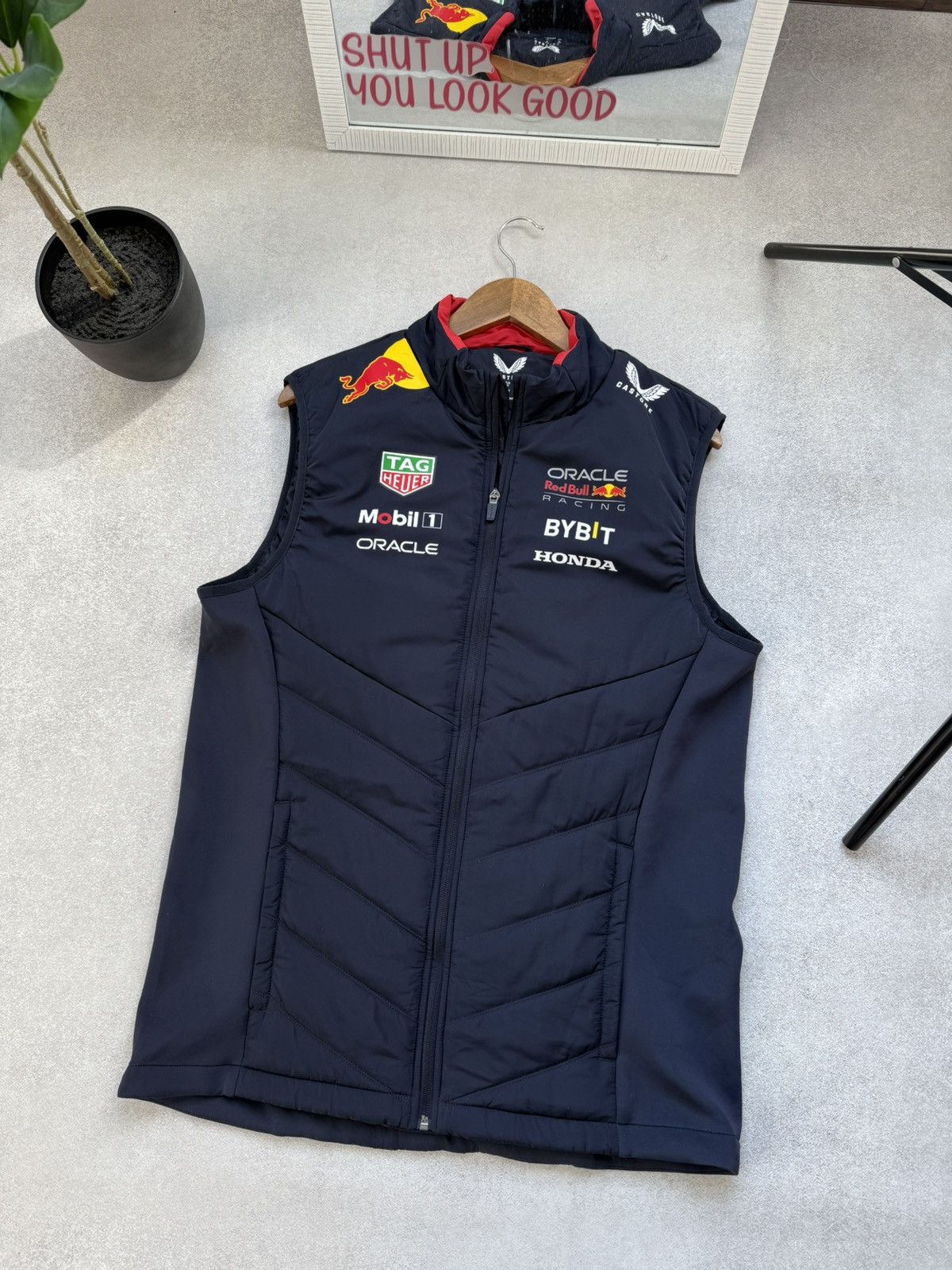 Honda RED BULL RACING CASTORE FORMULA 1 VEST SLEEVELESS HONDA Size US M / EU 48-50 / 2 - 3 Thumbnail